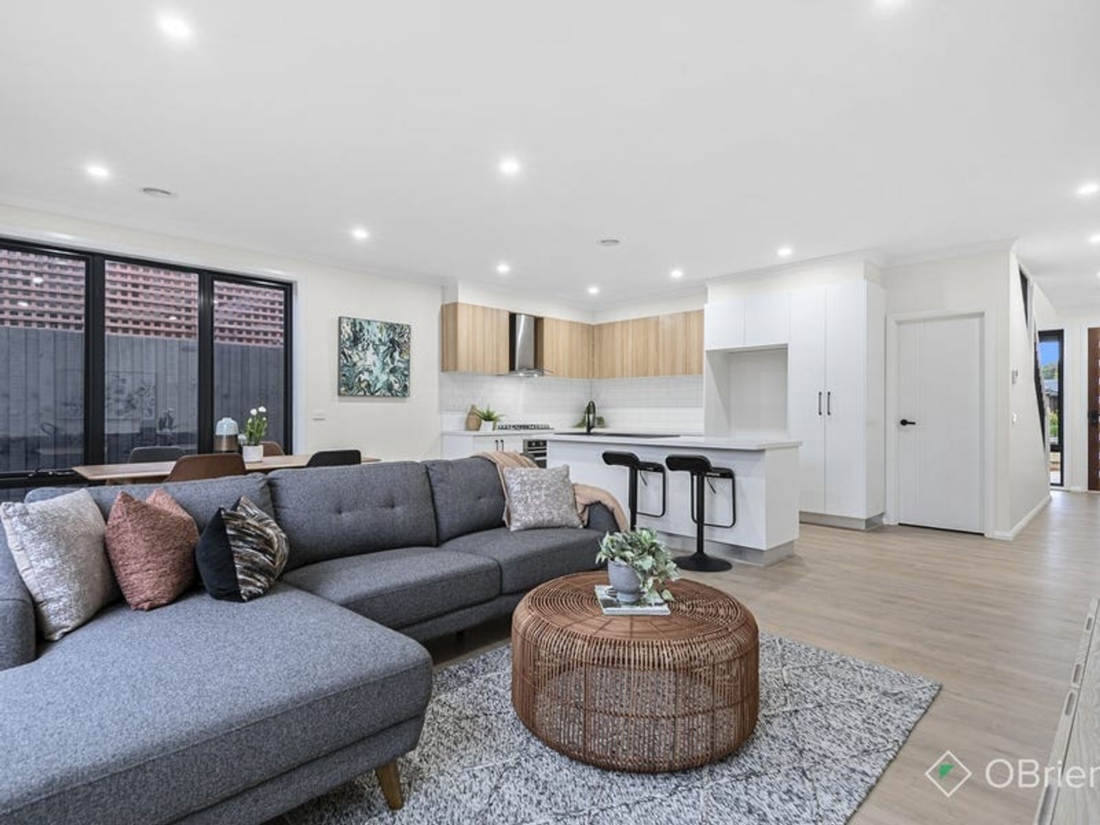 15 Girvan Circuit, Endeavour Hills, VIC 3802, Endeavour Hills - Thumbnail 4