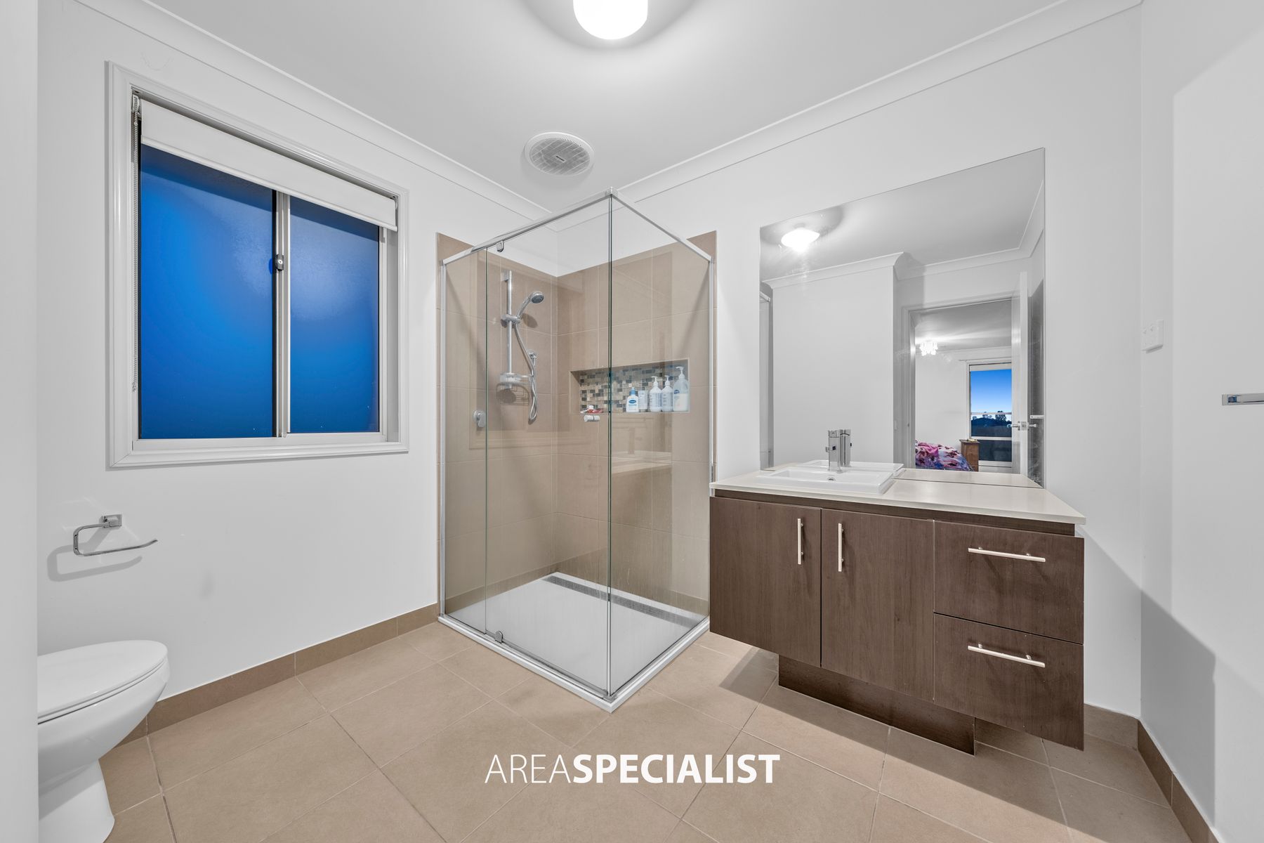 23 Elmsford Crescent, Cranbourne West, Cranbourne West - Thumbnail 2
