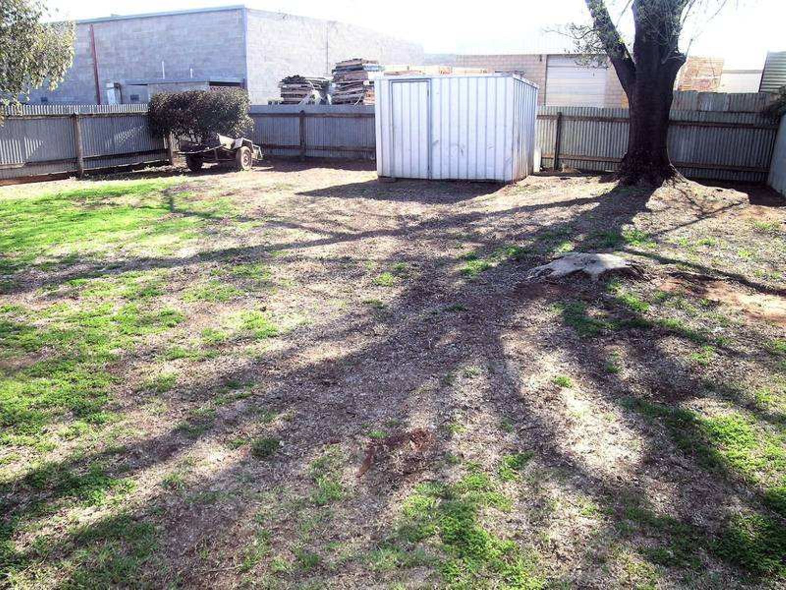 106 Eleventh Street, Mildura - Thumbnail 3