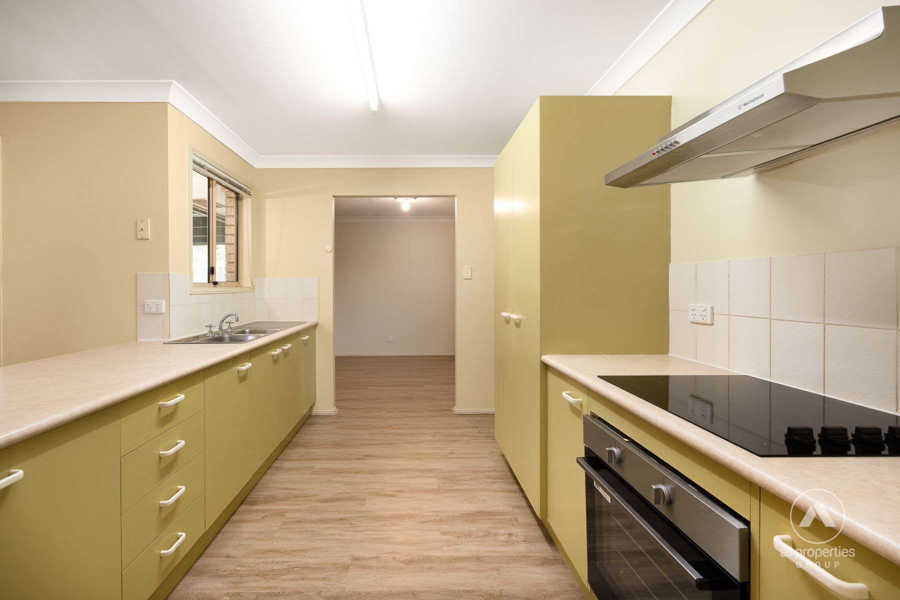7 Riseborough Crescent, Crestmead QLD 4132, Crestmead - Thumbnail 2