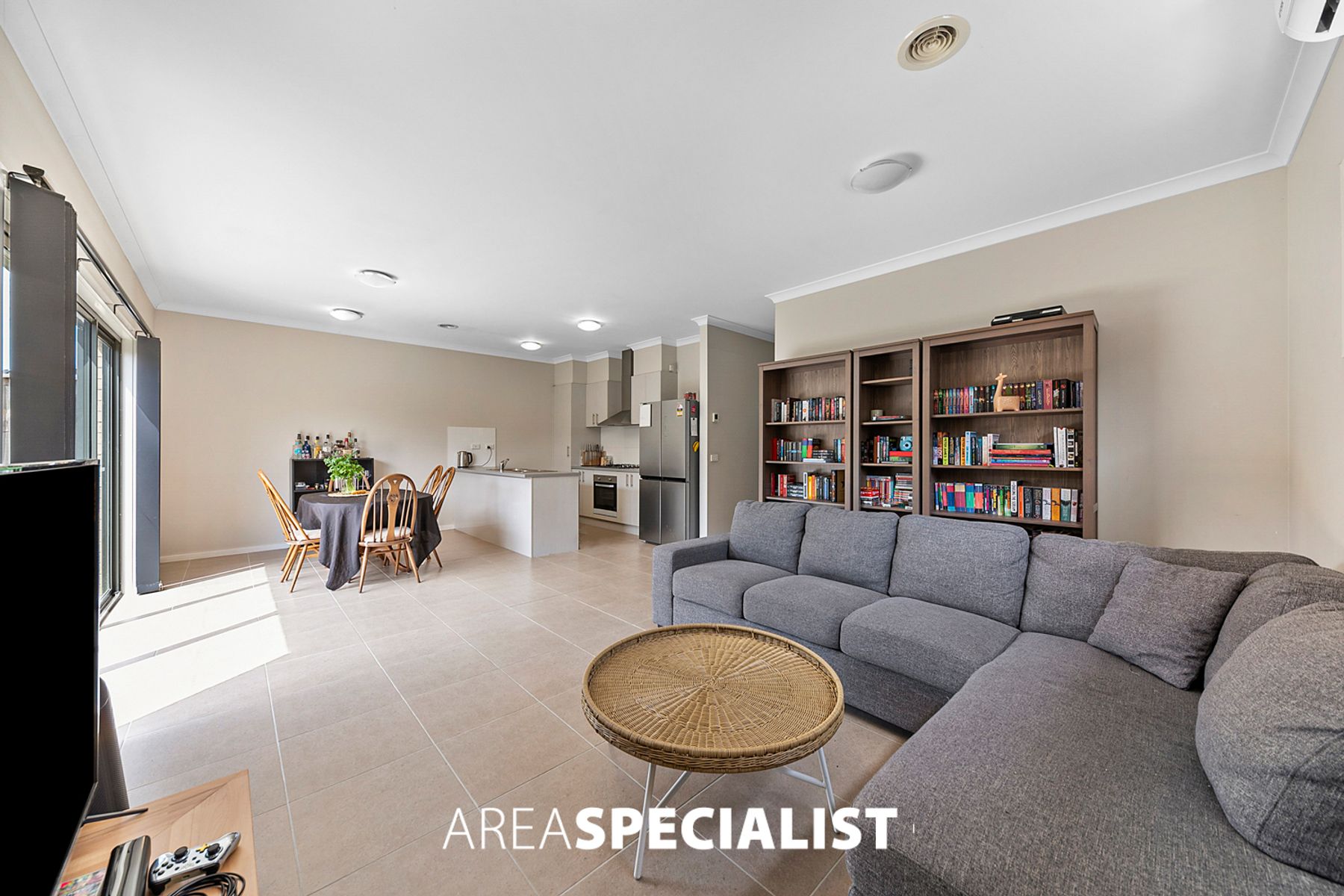 12 Caversham Drive, Pakenham, VIC 3810, Pakenham - Thumbnail 4
