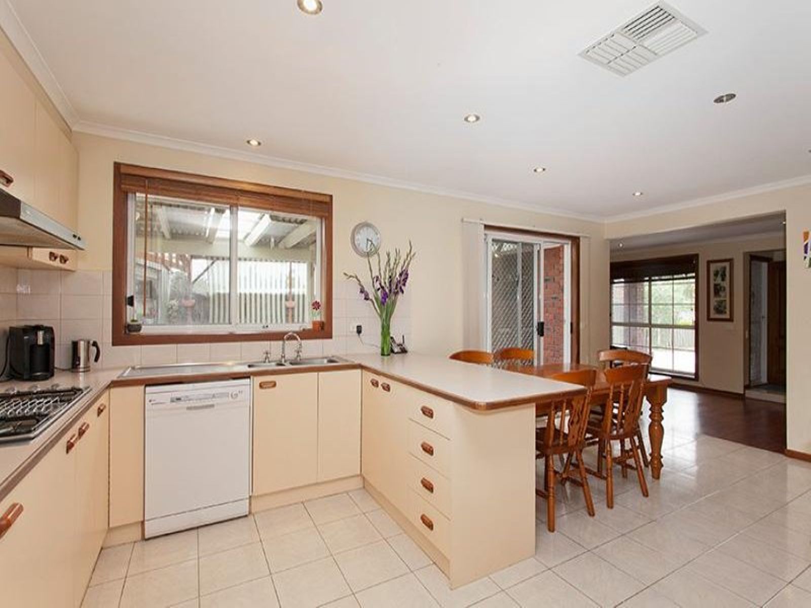9 Plymouth Close, Sunshine North - Thumbnail 3