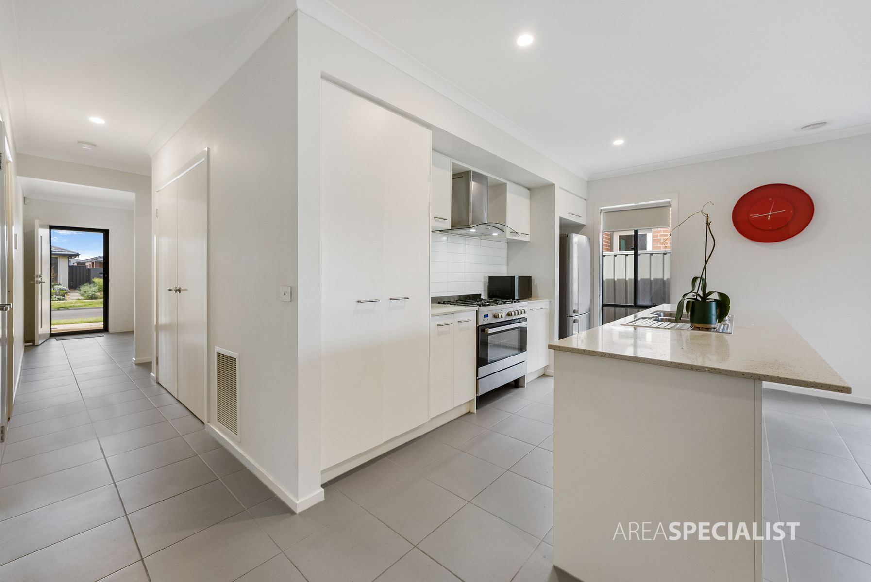 8 Gateau Drive, Werribee, Werribee - Thumbnail 6