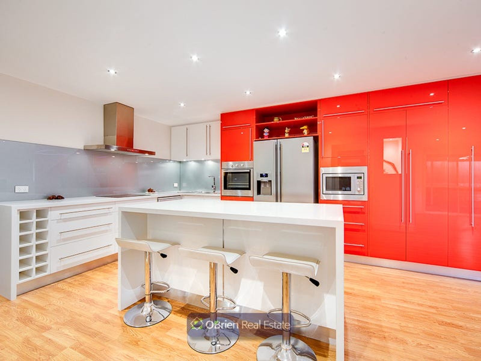 15 Nicholson Close, Endeavour Hills, VIC 3802, Endeavour Hills - Thumbnail 2