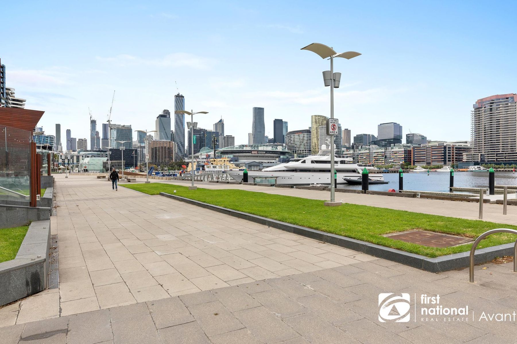 2212/8  Pearl River Road, Docklands, VIC 3008