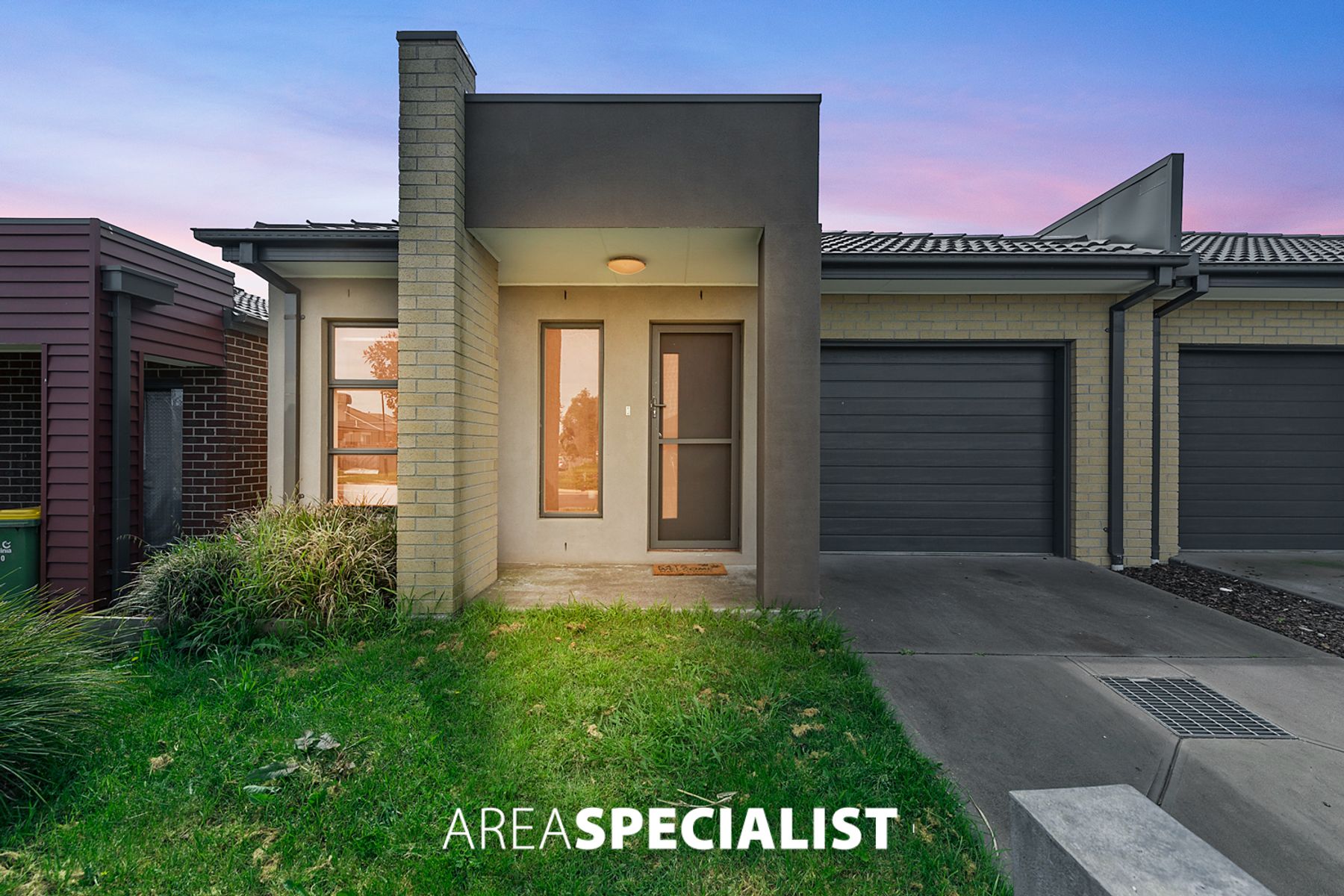 12 Caversham Drive, Pakenham, VIC 3810, Pakenham - Thumbnail 2