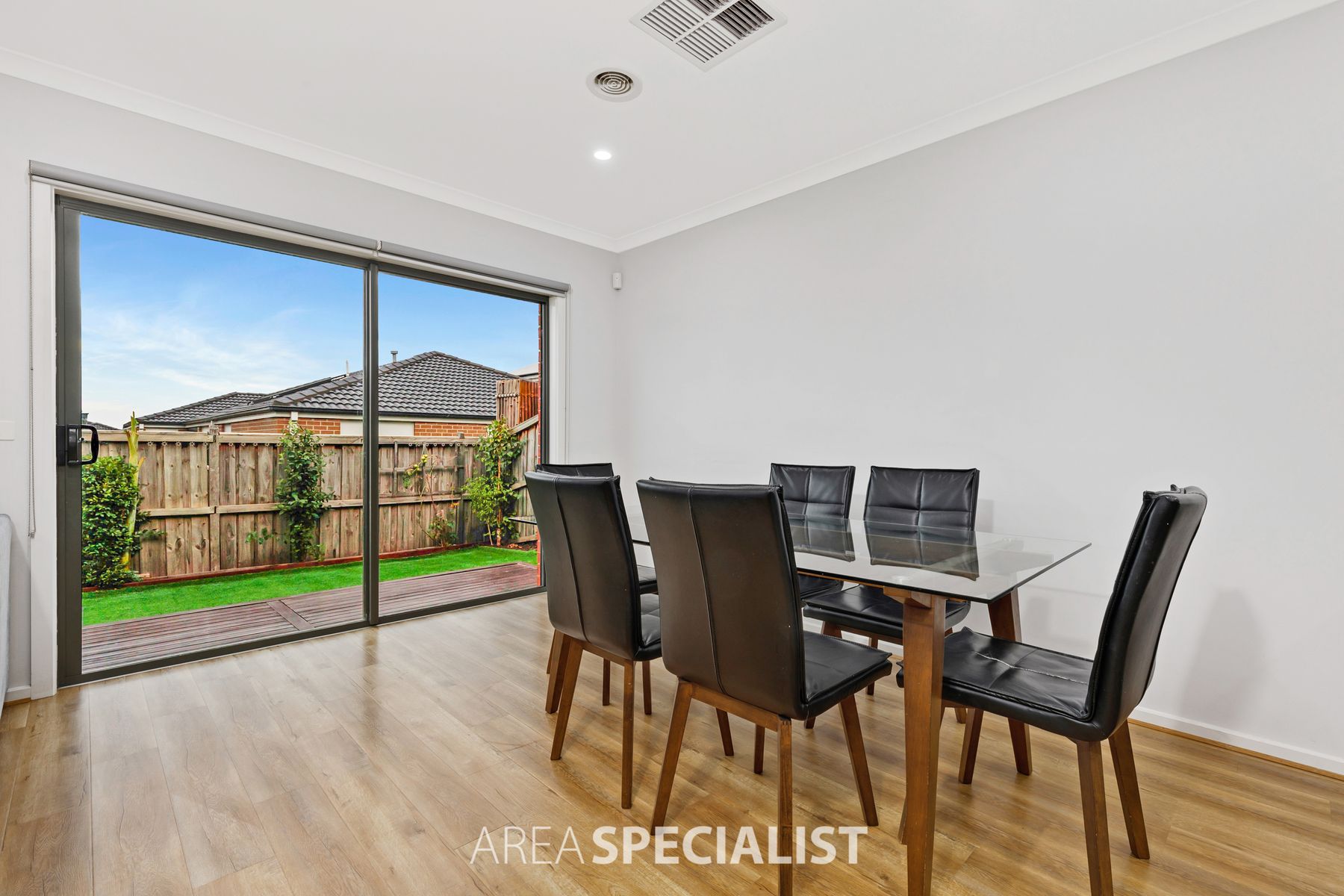 27 Barcelona Avenue, Clyde North, VIC 3978, Clyde North - Thumbnail 5