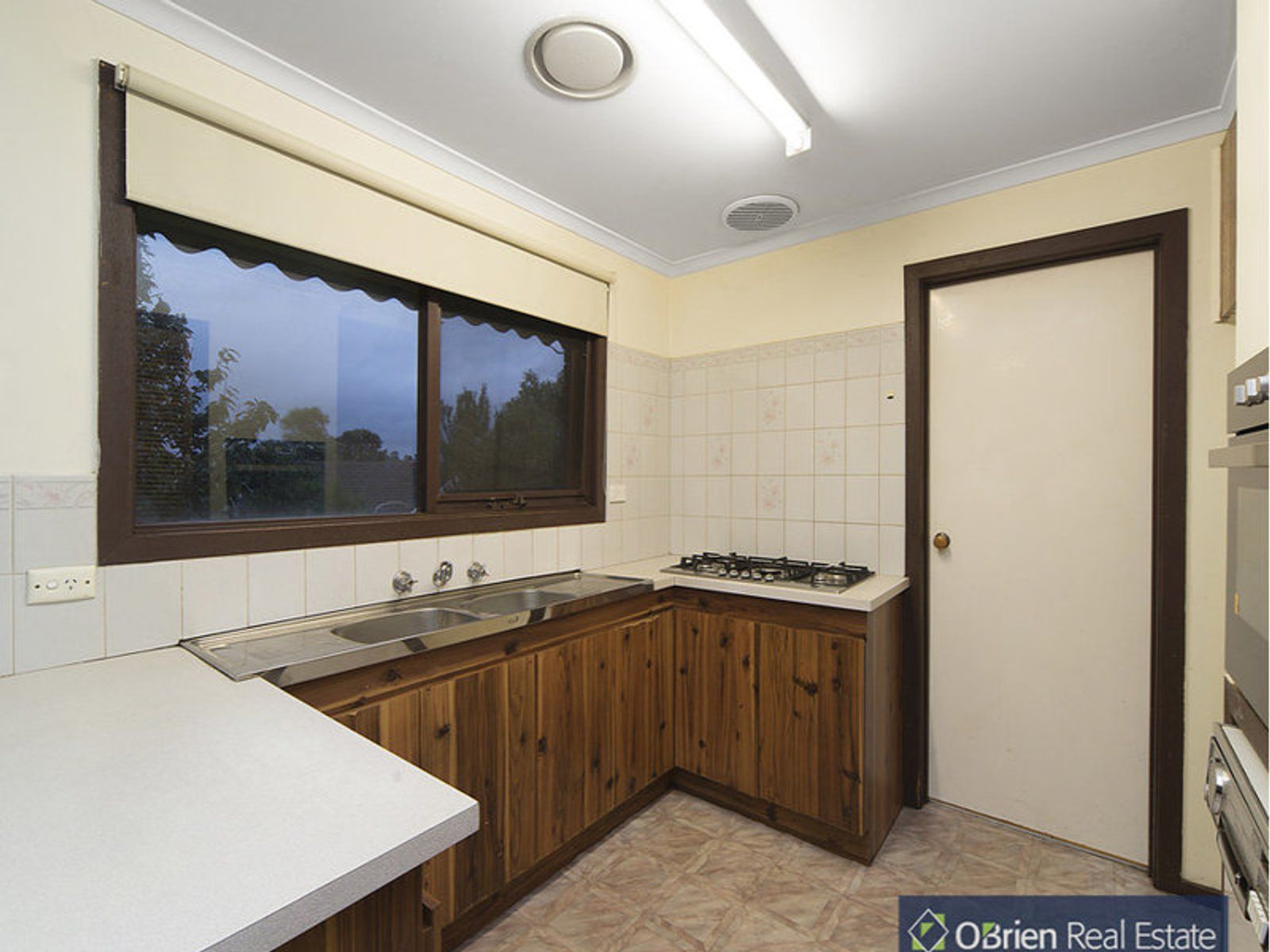 5 John Fawkner Drive, Endeavour Hills, VIC 3802, Endeavour Hills - Thumbnail 2