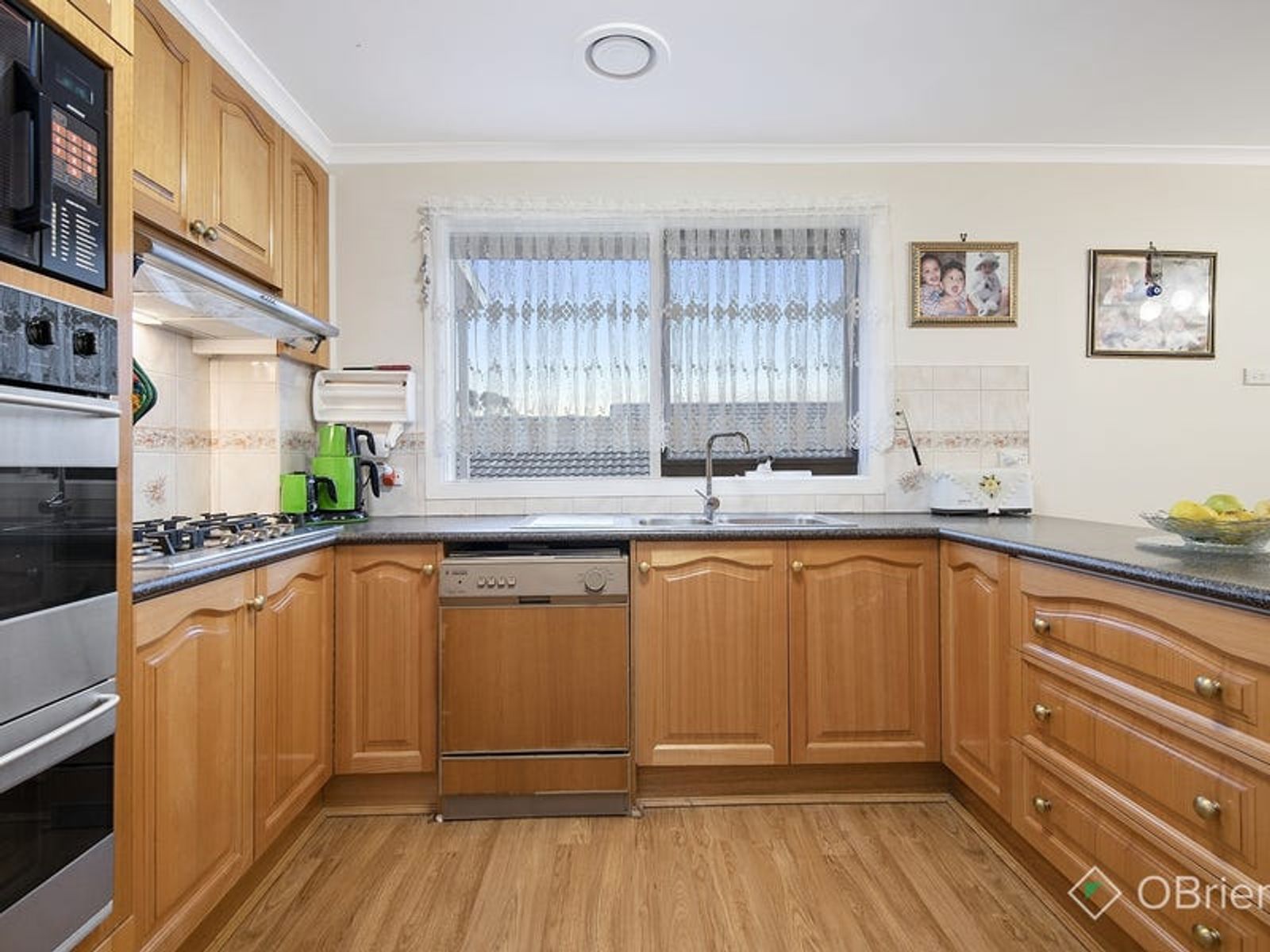 23 Granton Avenue, Endeavour Hills, VIC 3802, Endeavour Hills - Thumbnail 2