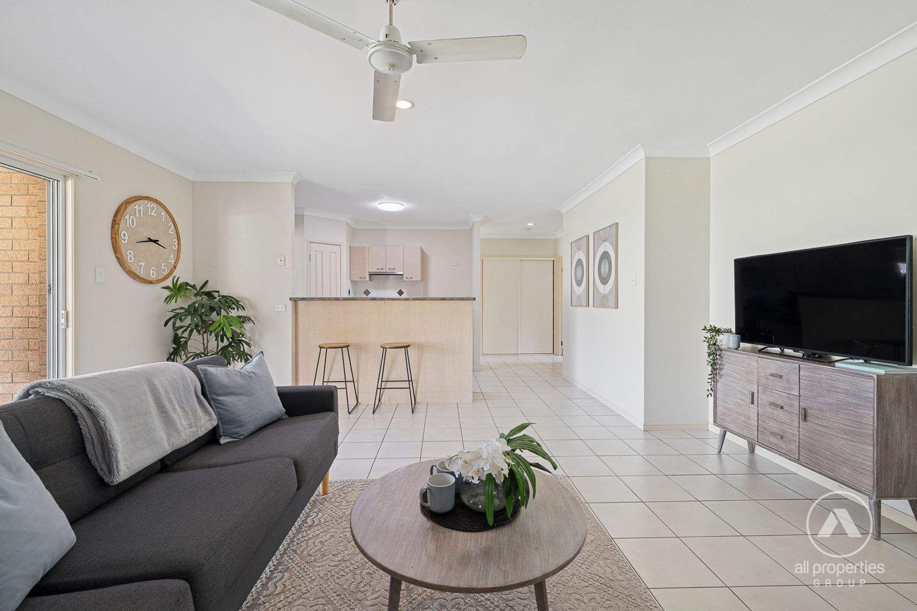 16 Hill End Avenue, Hillcrest QLD 4118, Hillcrest - Thumbnail 4