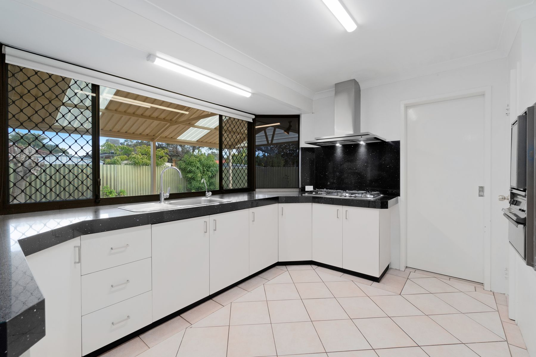 147 Apsley Road, Willetton WA 6155, Willetton - Thumbnail 2