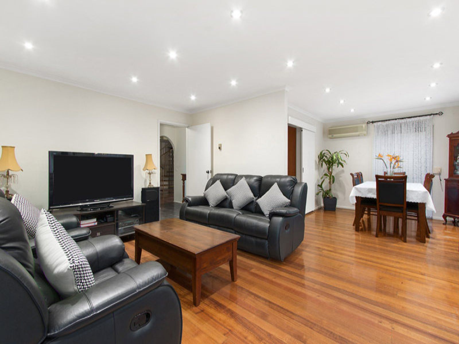 89 James Cook Drive, Endeavour Hills, VIC 3802, Endeavour Hills - Thumbnail 3