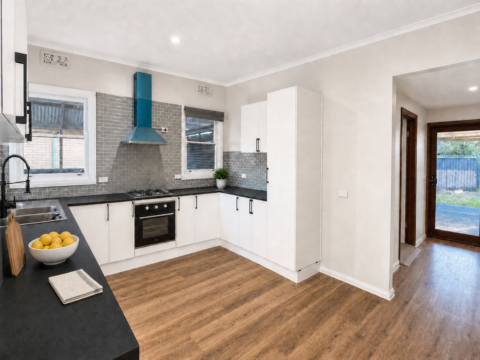33 Echuca Road, Mooroopna, Mooroopna - Thumbnail 3