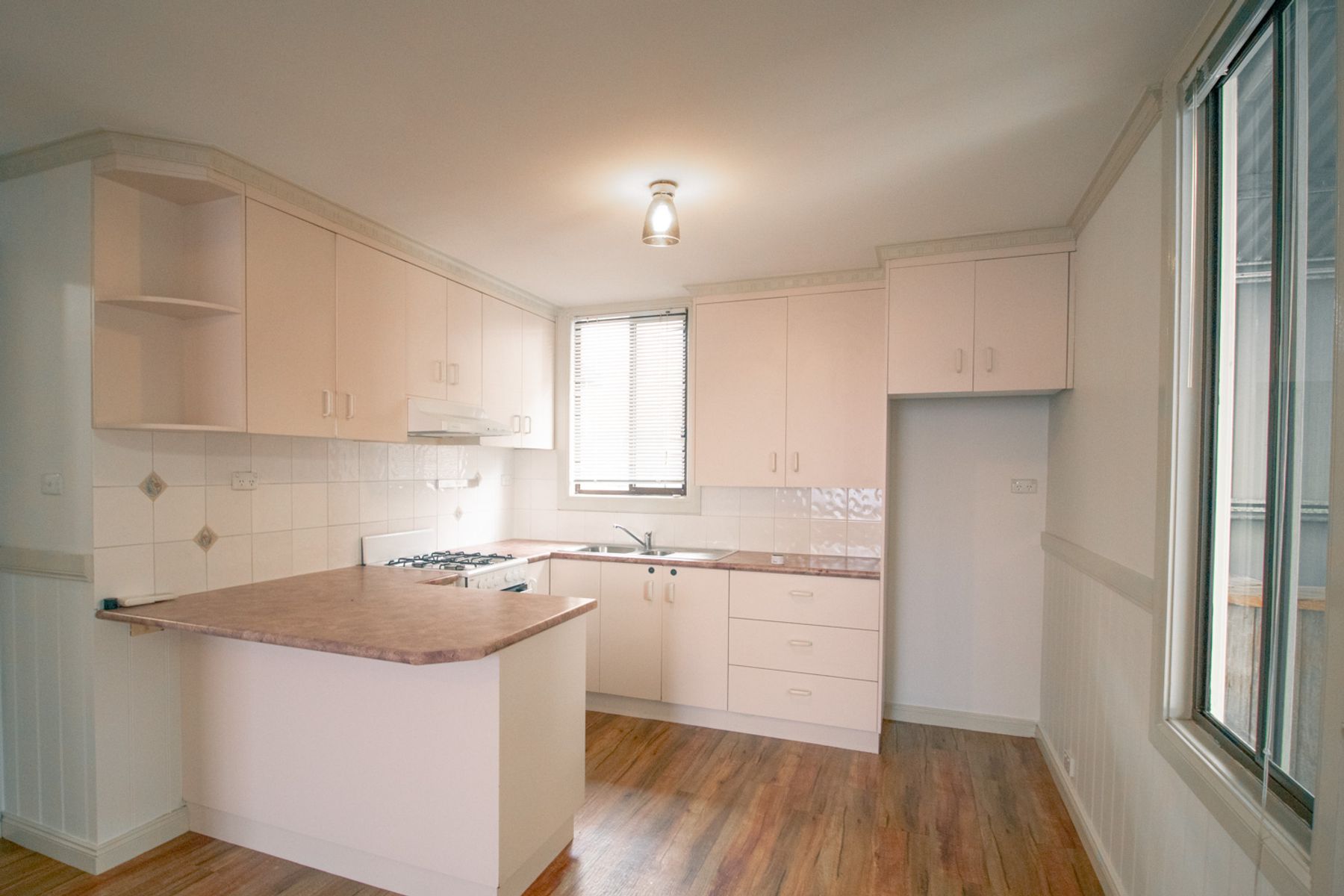 38 Gordon Street, Traralgon VIC 3844, Traralgon - Thumbnail 2