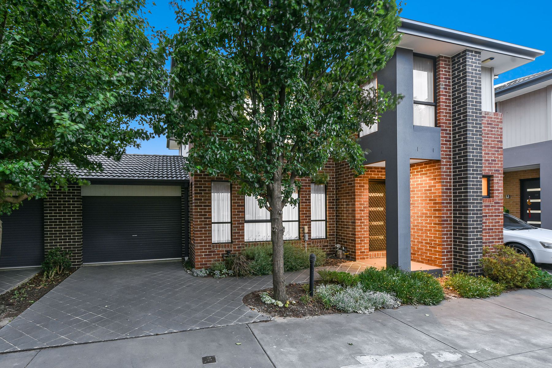 21/453, Springvale - Thumbnail 2