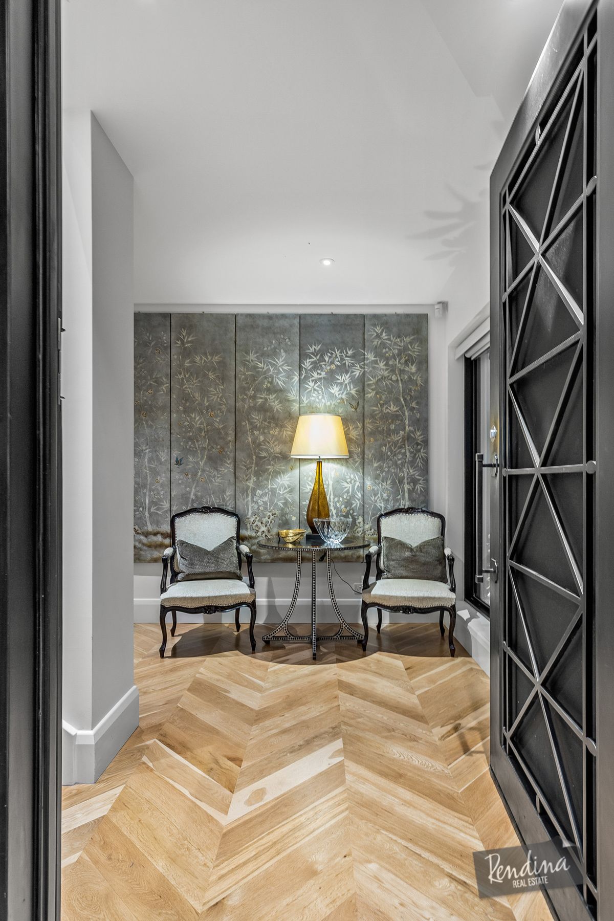 16 Laura Grove, Avondale Heights - Thumbnail 2