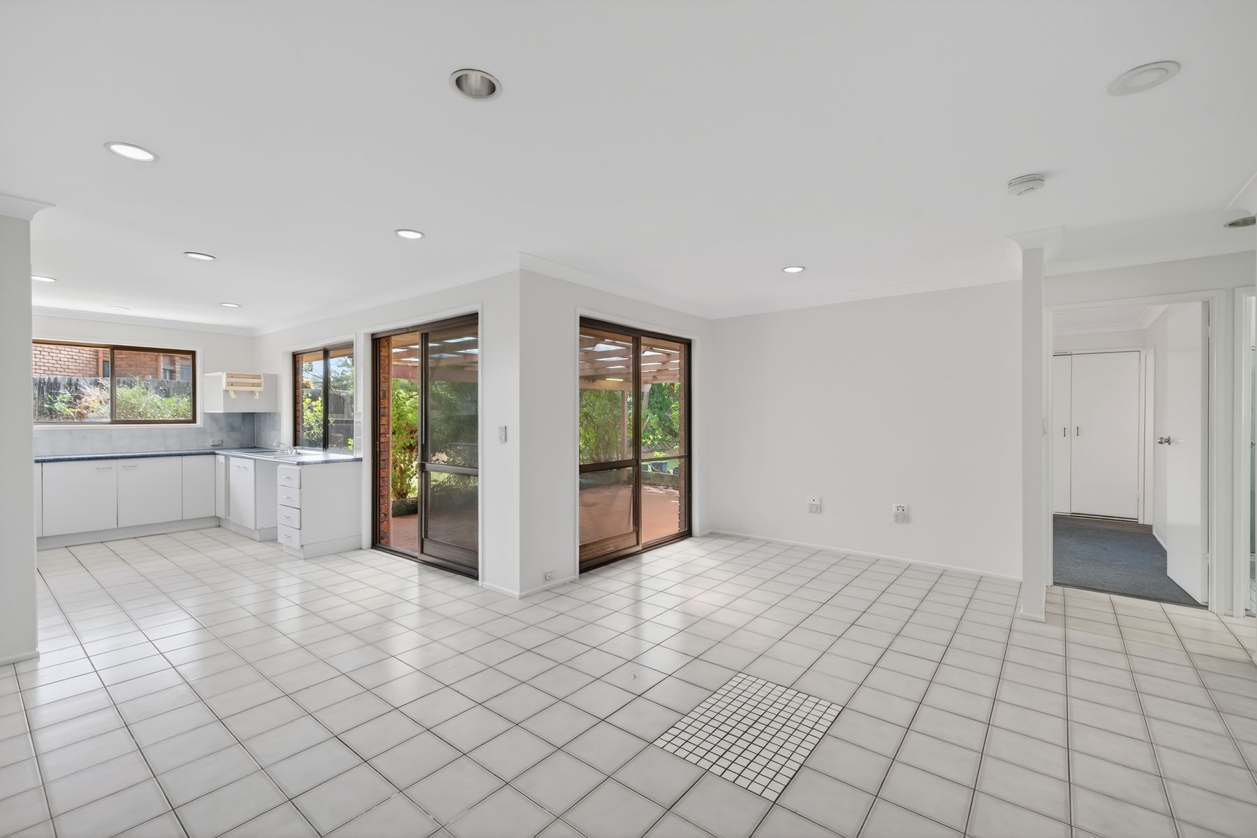 11 Harding Crescent, Cleveland QLD 4163, Cleveland - Thumbnail 8