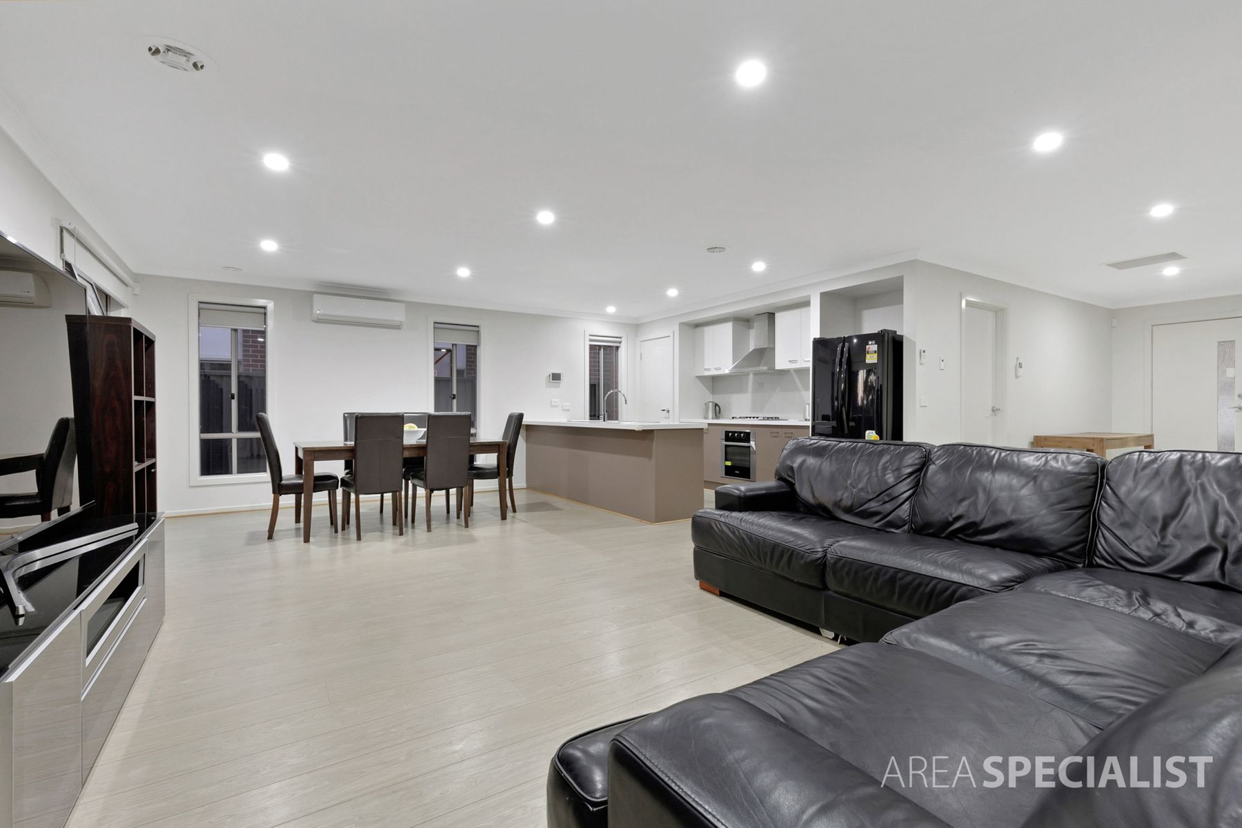 55 Jupiter Crescent, Cranbourne West, VIC 3977, Cranbourne West - Thumbnail 3