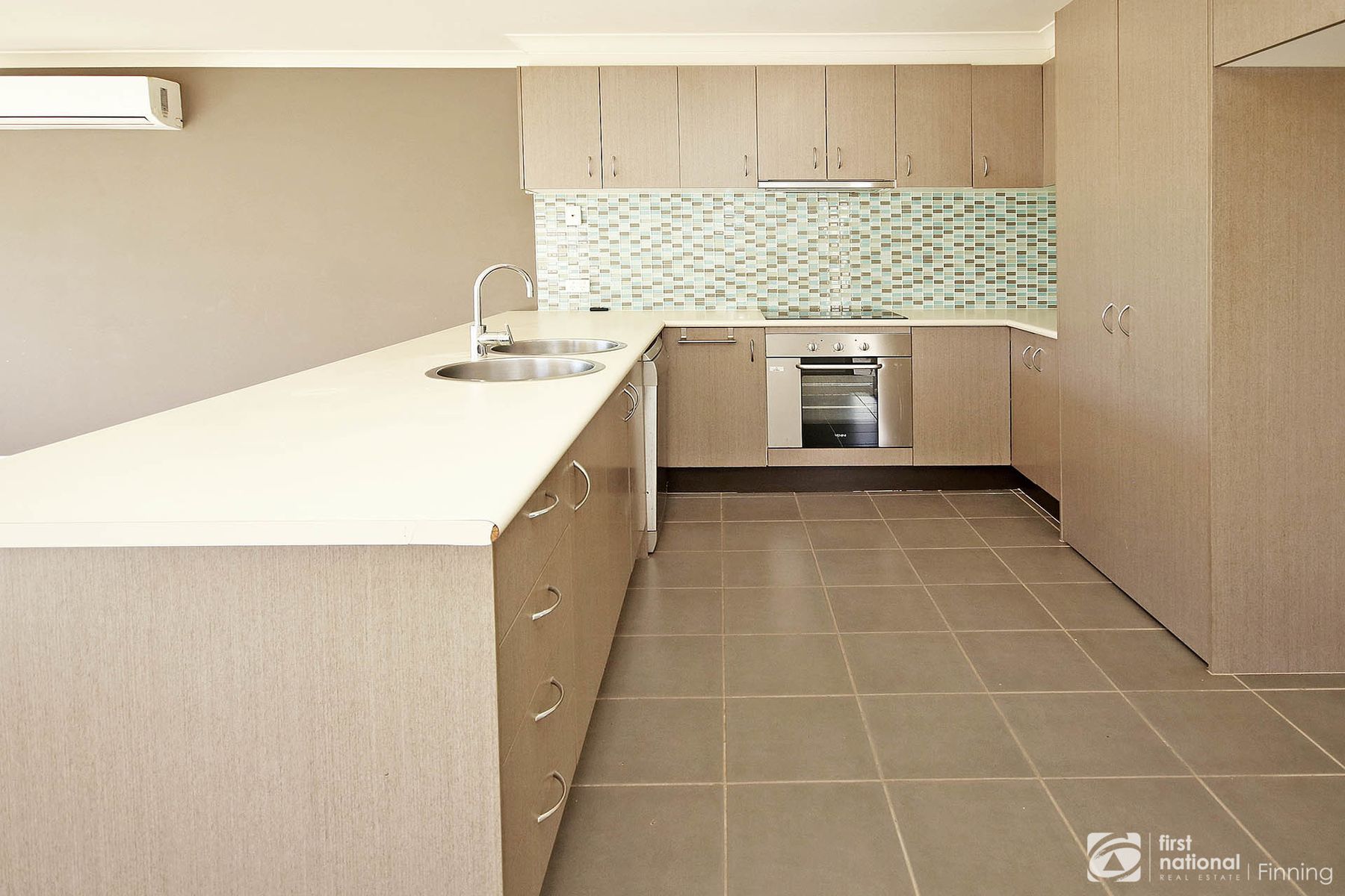 41 Calais Circuit, Cranbourne West VIC 3977, Cranbourne West - Thumbnail 7