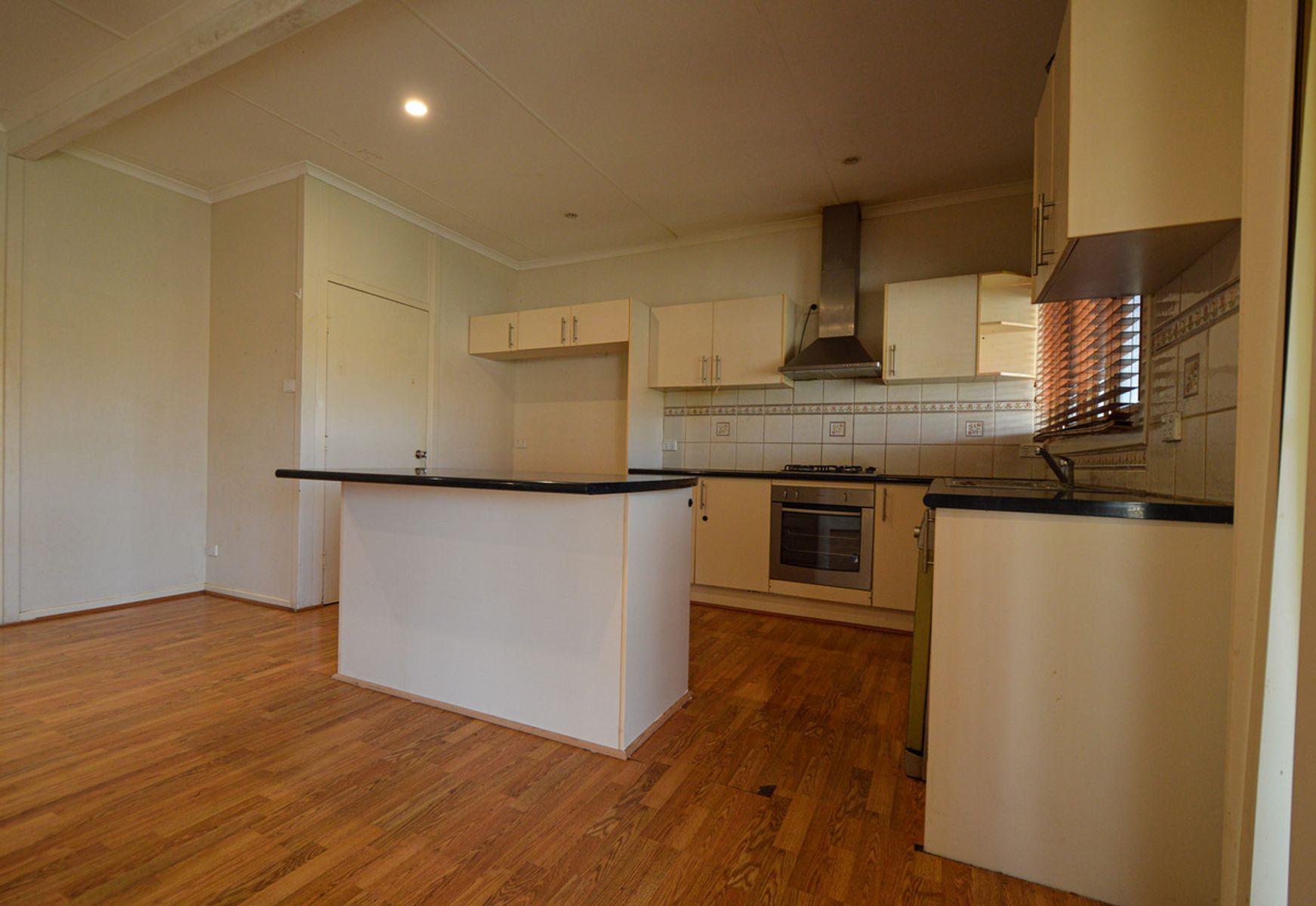 10 Koombana Avenue, South Hedland WA 6722, South Hedland - Thumbnail 2