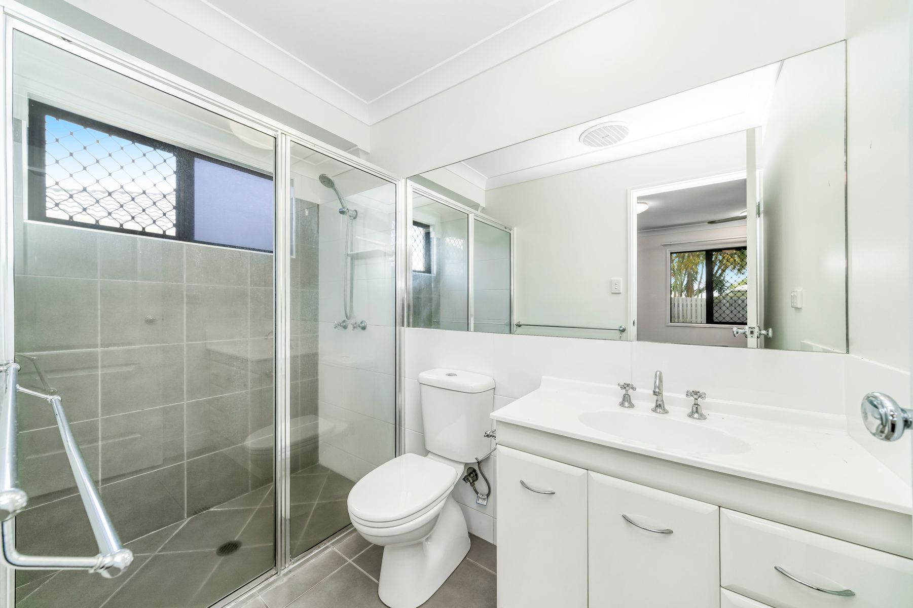 38 DUNLOP STREET, Kelso QLD 4815, Kelso - Thumbnail 2