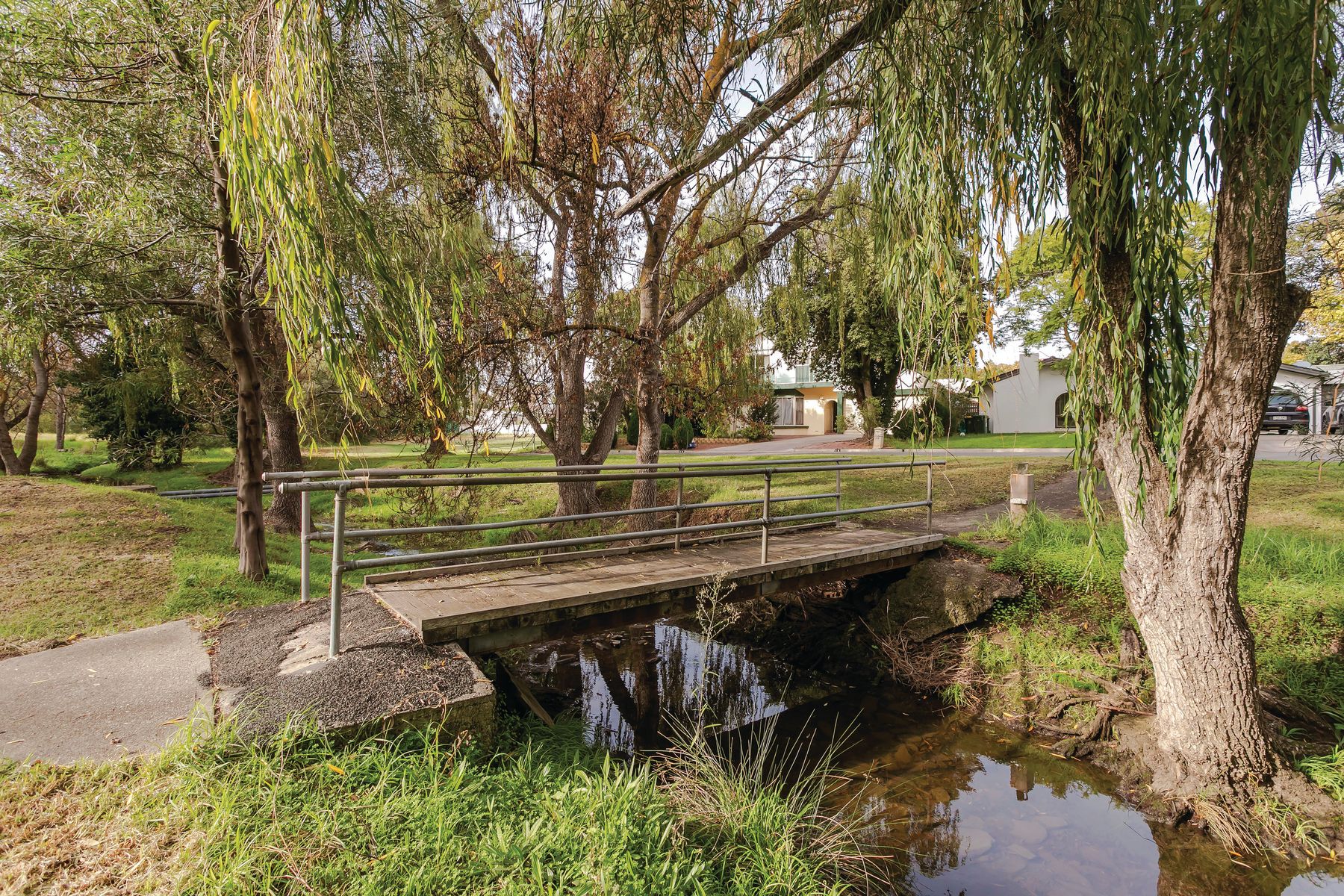 15 Banff Court, Happy Valley SA 5159, Happy Valley - Thumbnail 2