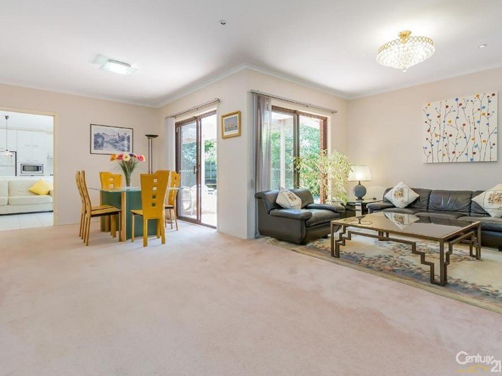 7 Midlothian Place, Glen Waverley, VIC 3150, Glen Waverley - Thumbnail 2