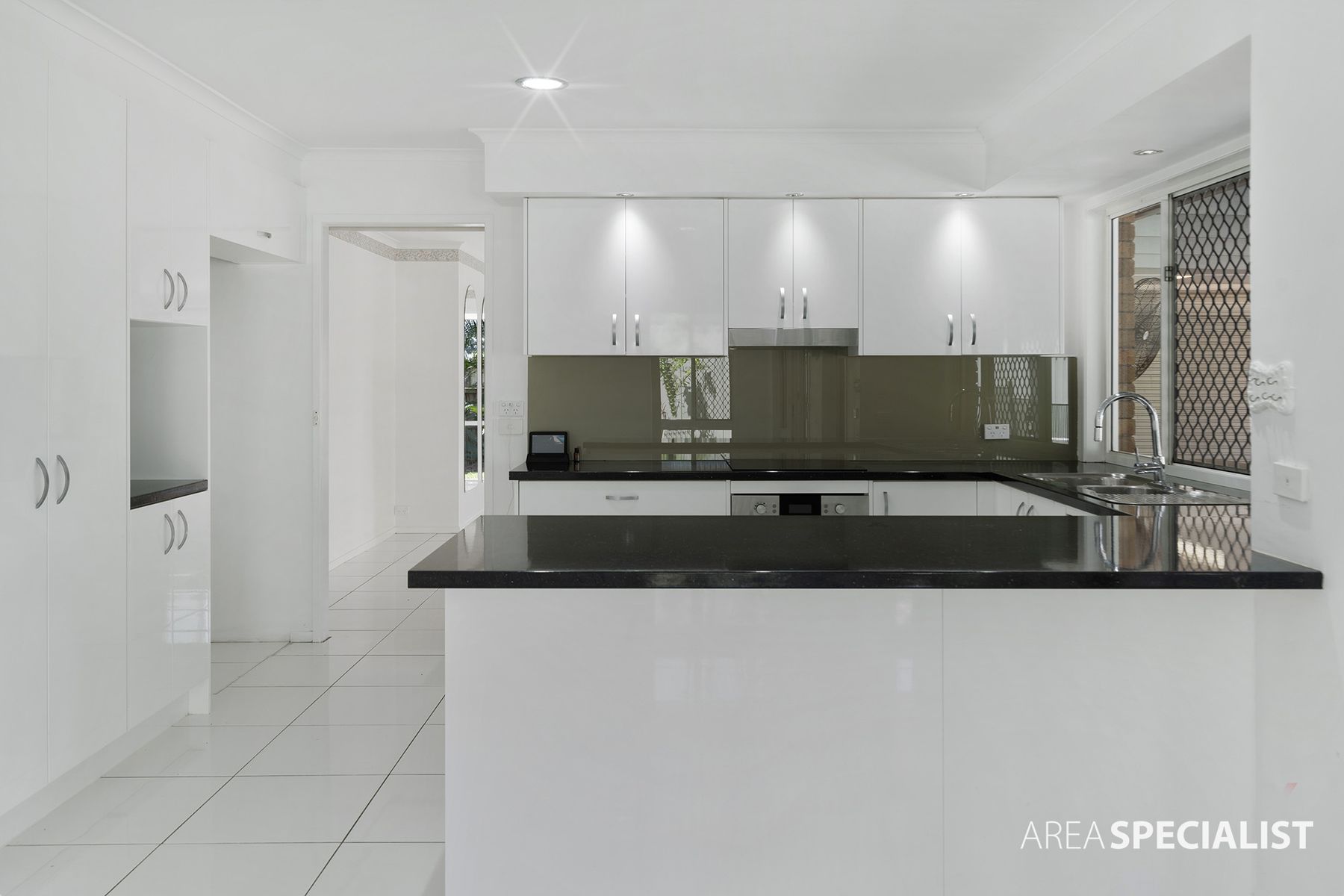 24 Linning Street, Mount Warren Park, QLD 4207, Mount Warren Park - Thumbnail 8