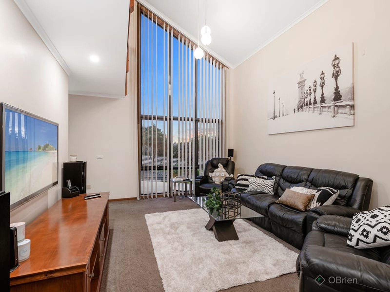 32 Huxley Crescent, Endeavour Hills, VIC 3802, Endeavour Hills - Thumbnail 2