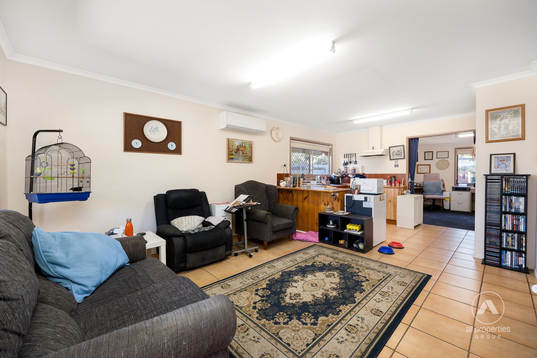64 Clare Road, Kingston QLD 4114, Kingston - Thumbnail 2
