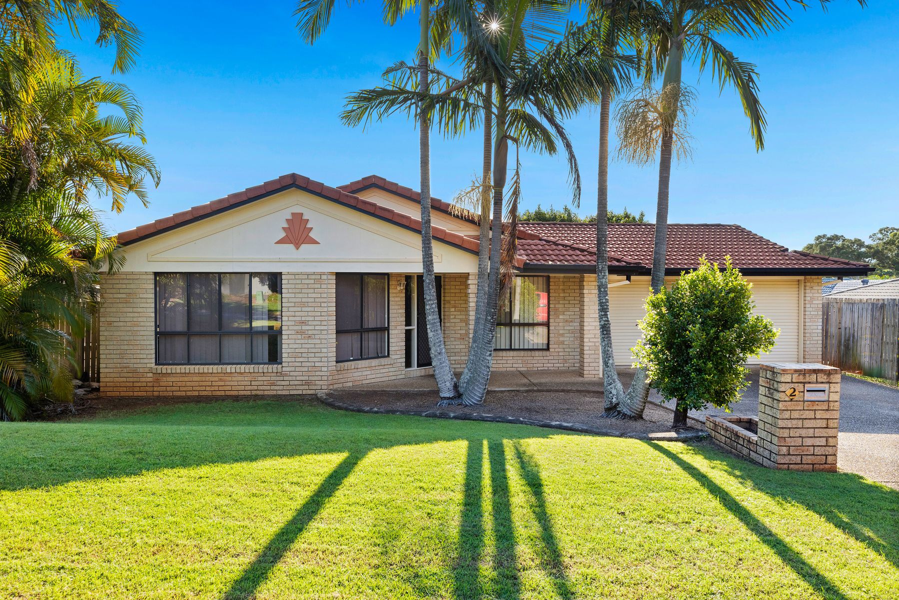 2 Beak Court, Birkdale - Image 1