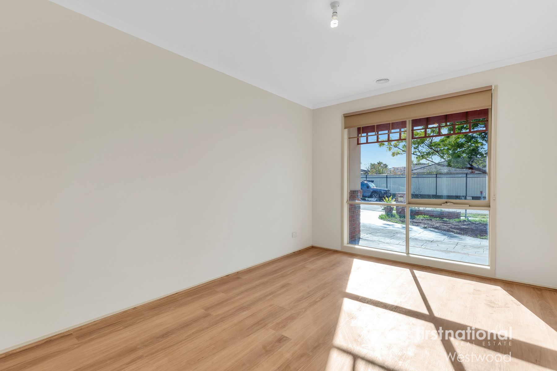 17 Loire Close, Hoppers Crossing VIC 3029, Hoppers Crossing - Thumbnail 3