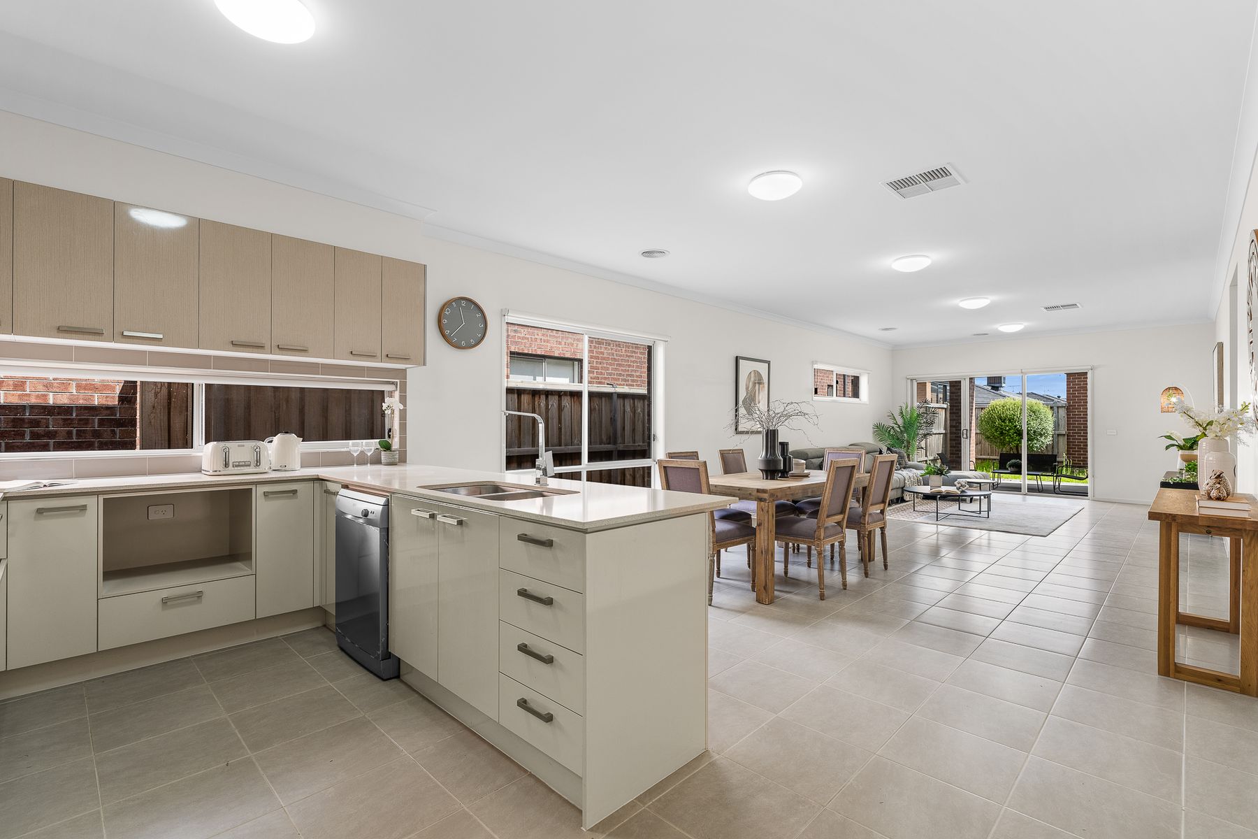 21 Winscombe Road, Werribee, VIC 3030, Werribee - Thumbnail 7