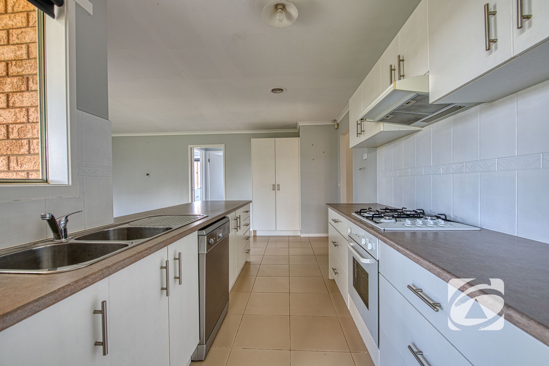 2 Spencer Place, Pakenham VIC 3810, Pakenham - Thumbnail 2
