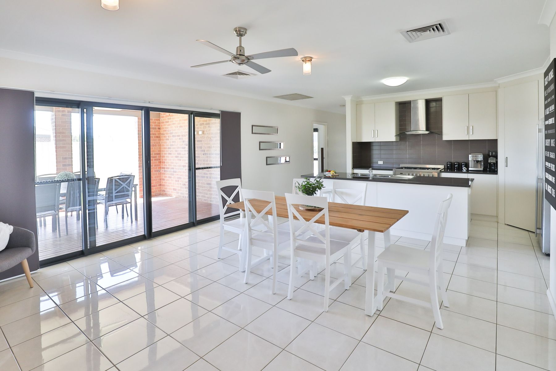 14 Oasis Boulevard, Mildura - Thumbnail 2