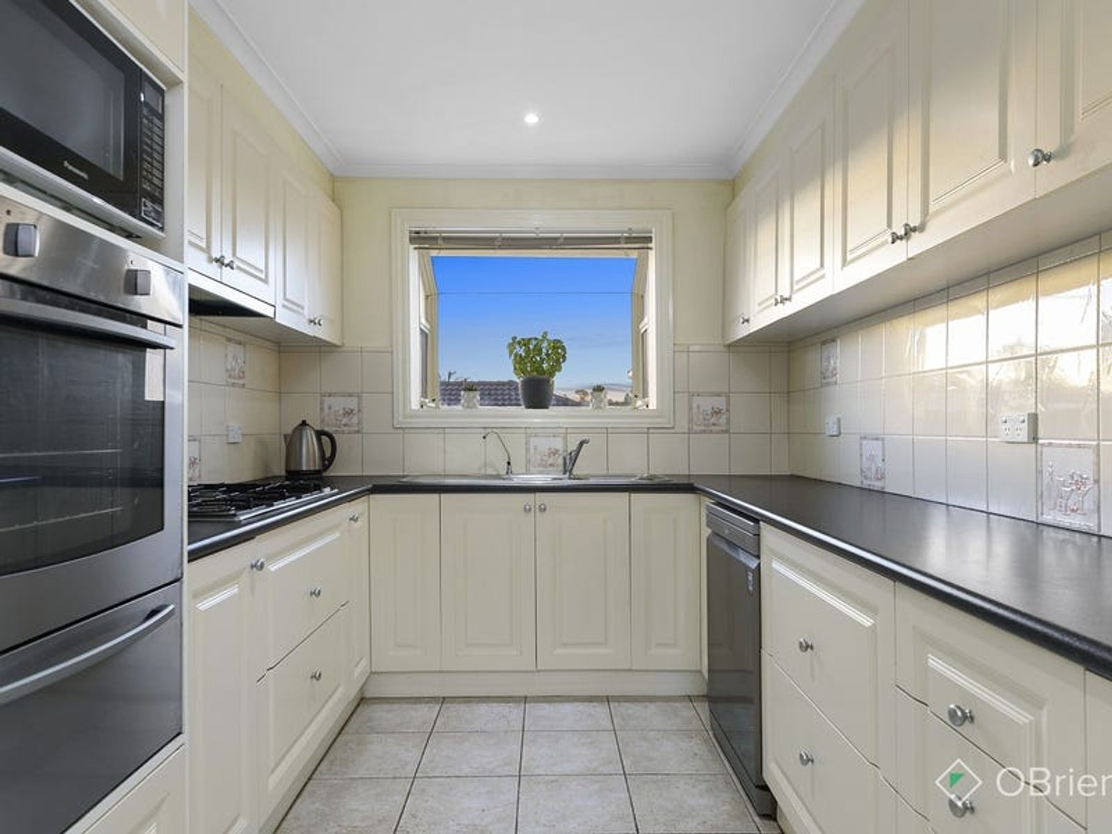 89 Sydney Parkinson Avenue, Endeavour Hills, VIC 3802, Endeavour Hills - Thumbnail 3