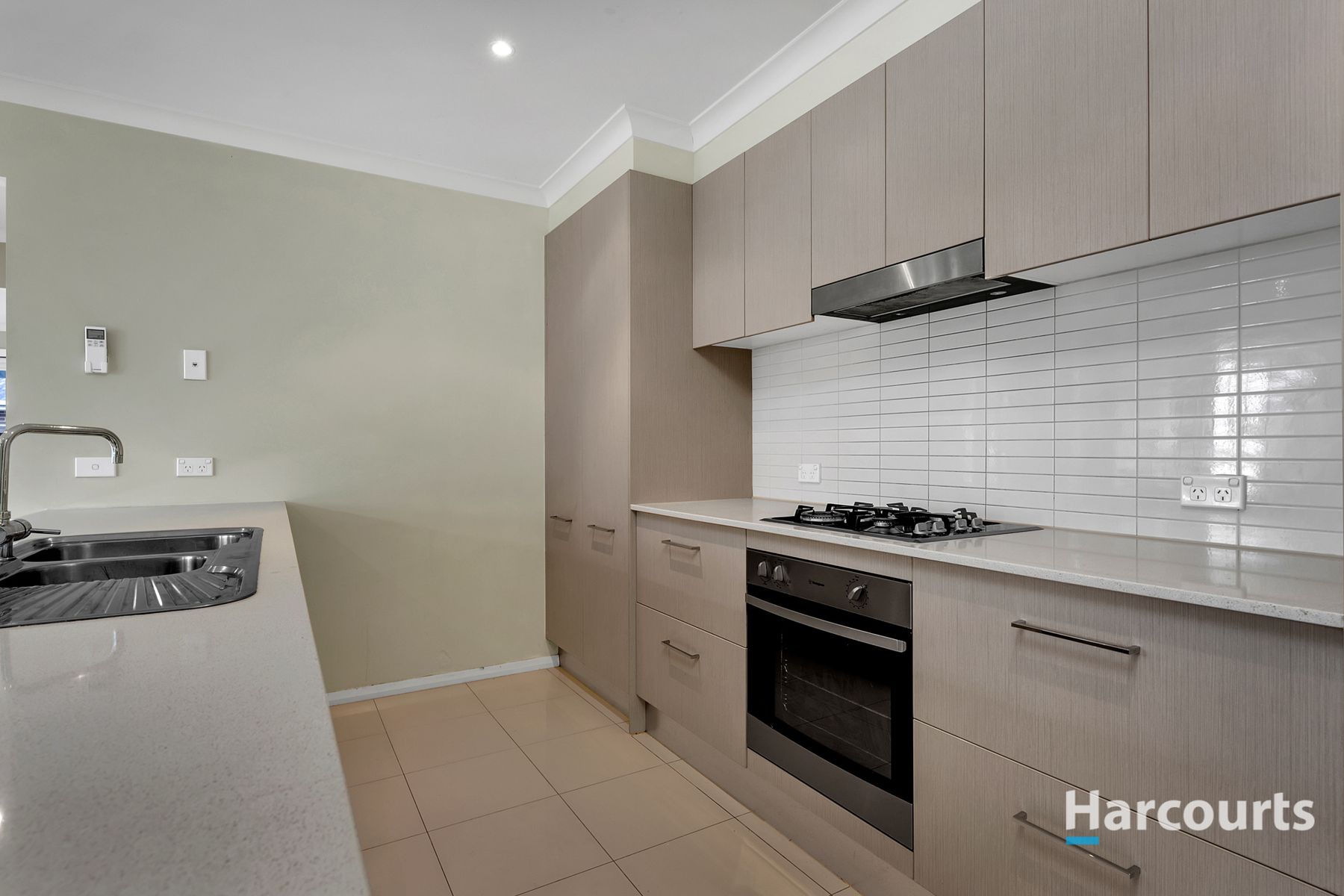 16 Belleville Close, Burnside Heights, VIC 3023, Burnside Heights - Thumbnail 4