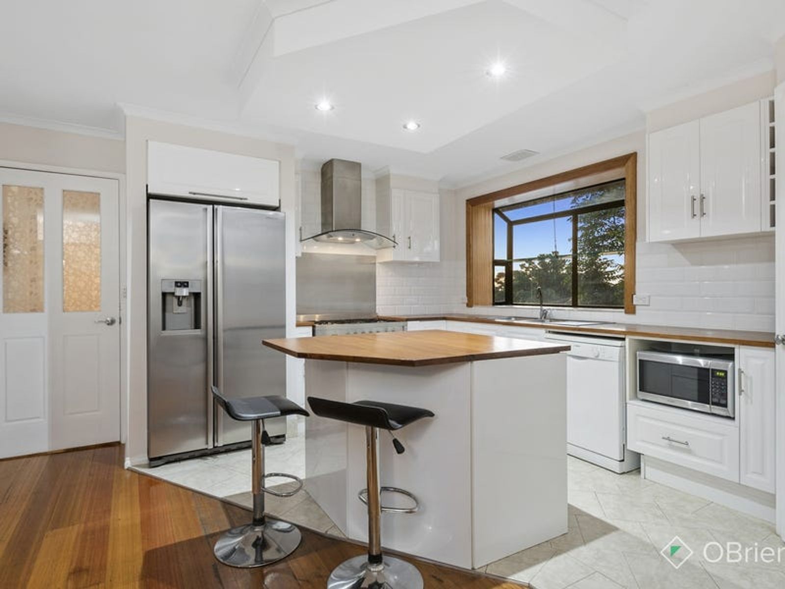 35 Regnans Avenue, Endeavour Hills, VIC 3802, Endeavour Hills - Thumbnail 3