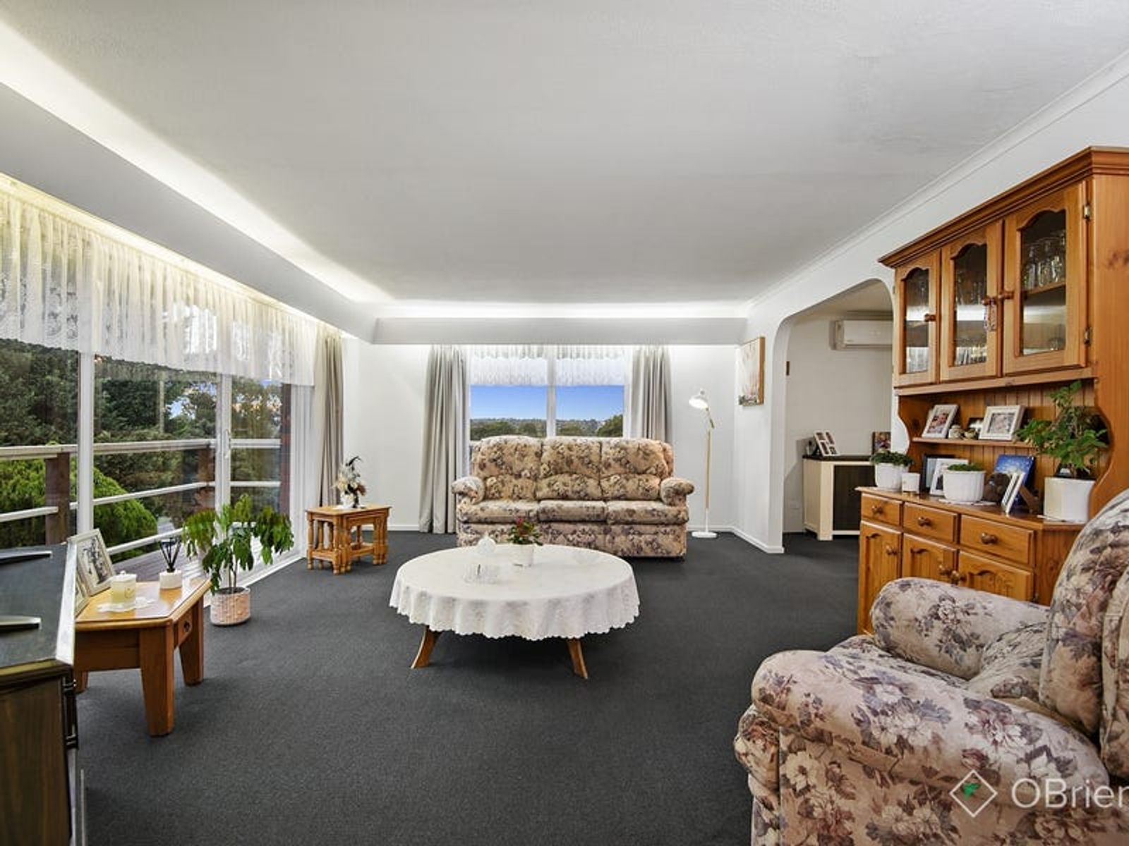 17 Essex Park Drive, Endeavour Hills, VIC 3802, Endeavour Hills - Thumbnail 2