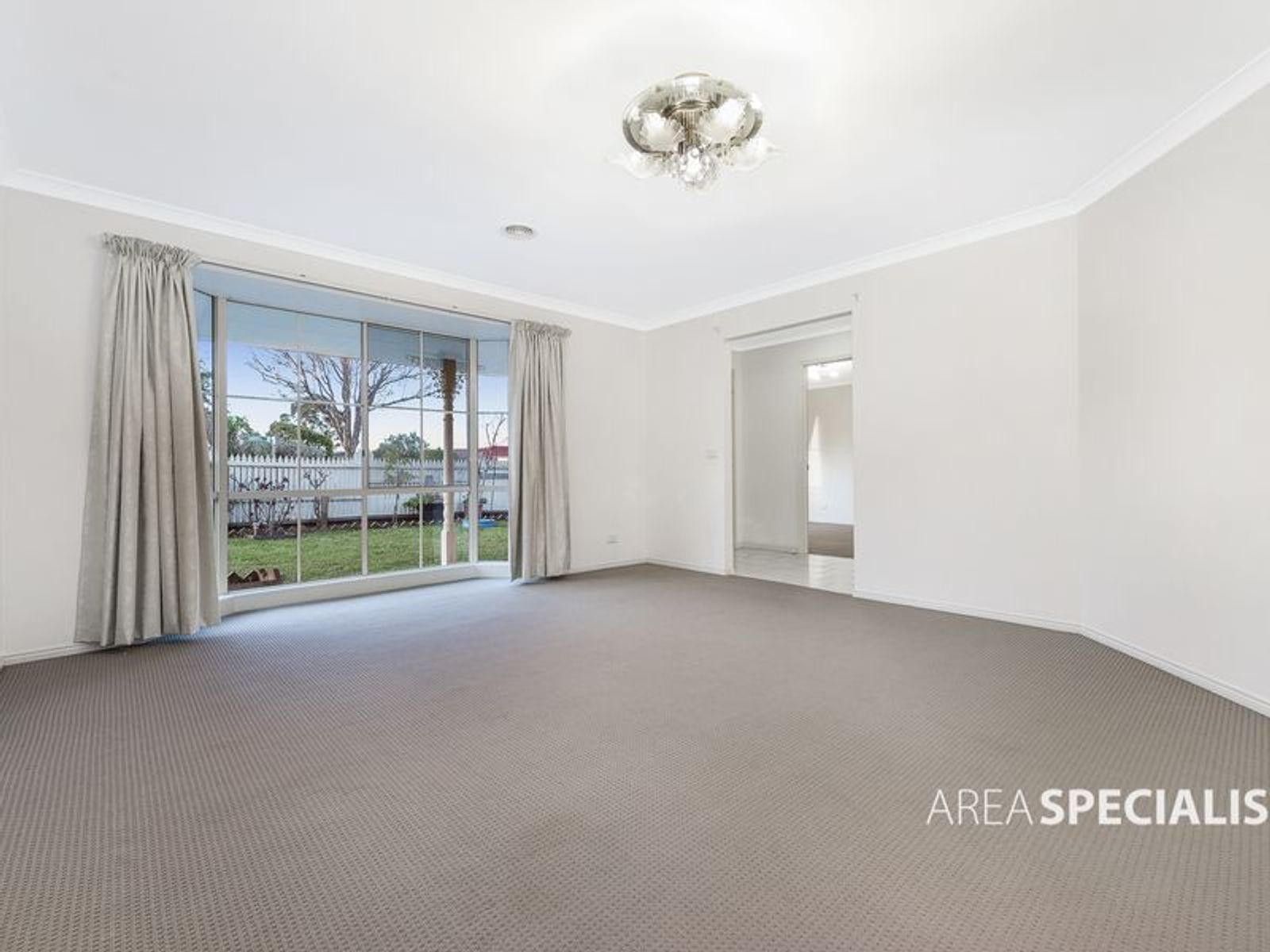 33 CORNWELL CRESCENT, Cranbourne East, VIC 3977, Cranbourne East - Thumbnail 2