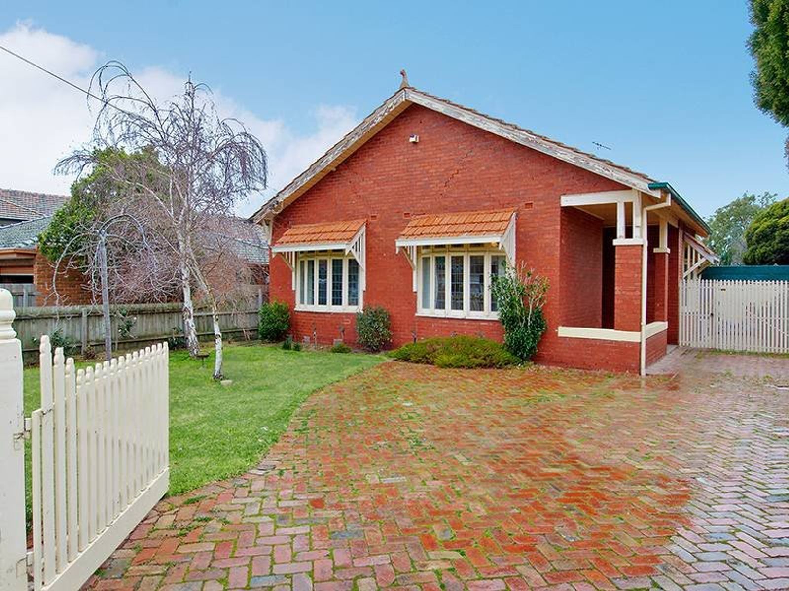8 Schofield Street, Essendon - Thumbnail 2