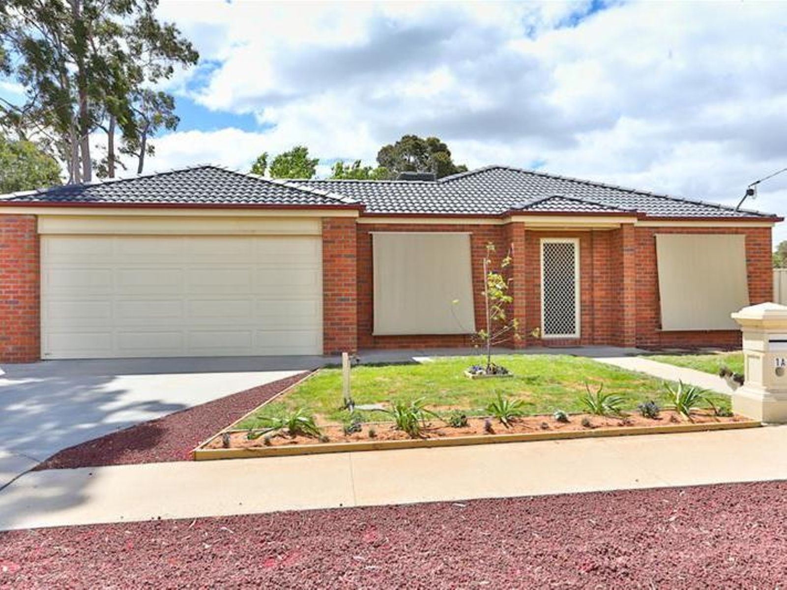 1A Murray Avenue