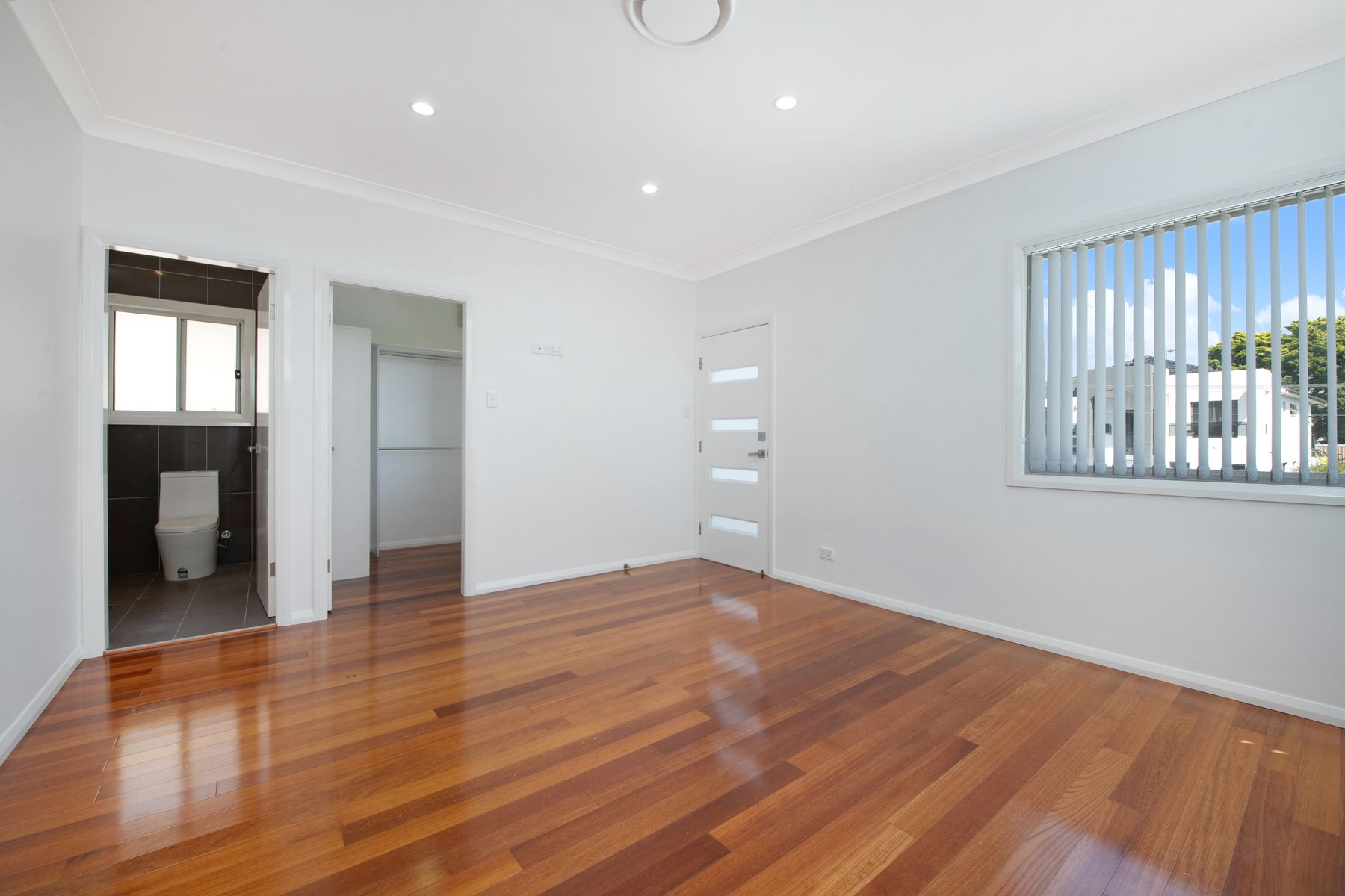 18 Hodgkinson Crescent, Panania NSW 2213, Panania - Thumbnail 5