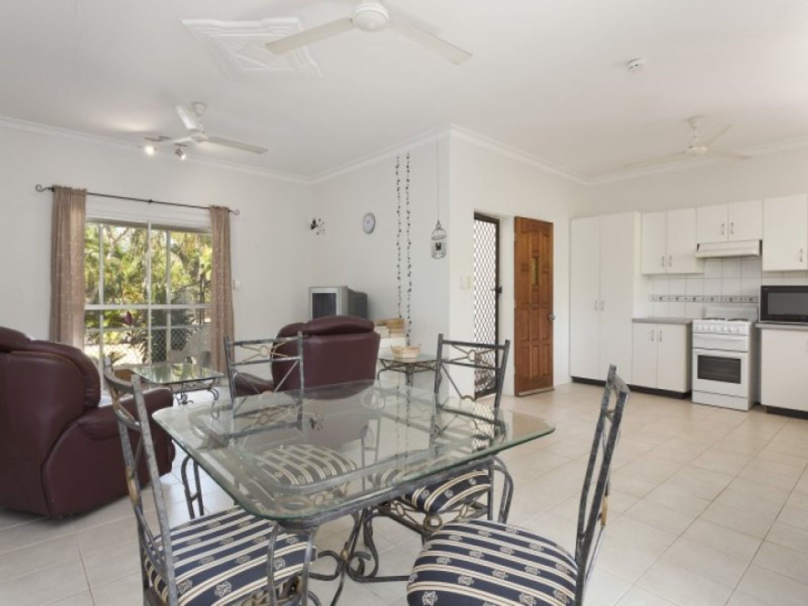 2/138 Dick Ward Drive, Coconut Grove NT 0810, Coconut Grove - Thumbnail 4