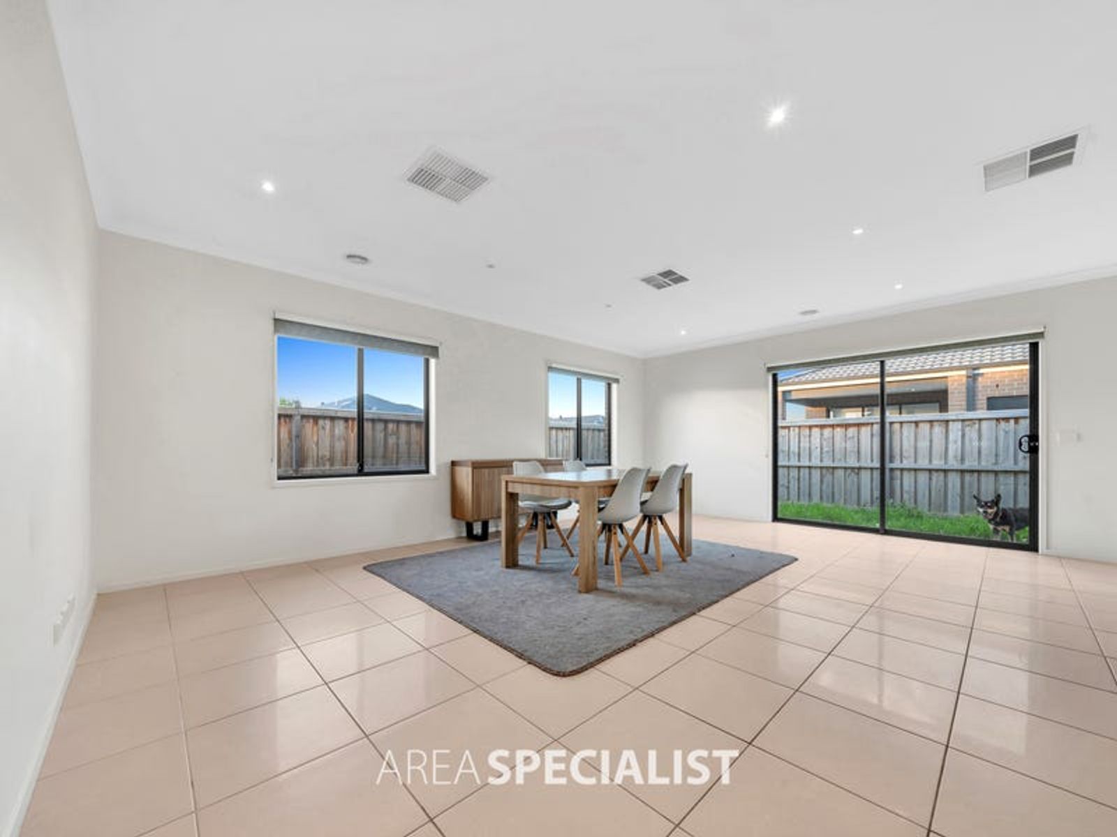 1 Panther Close, Clyde North, VIC 3978, Clyde North - Thumbnail 3
