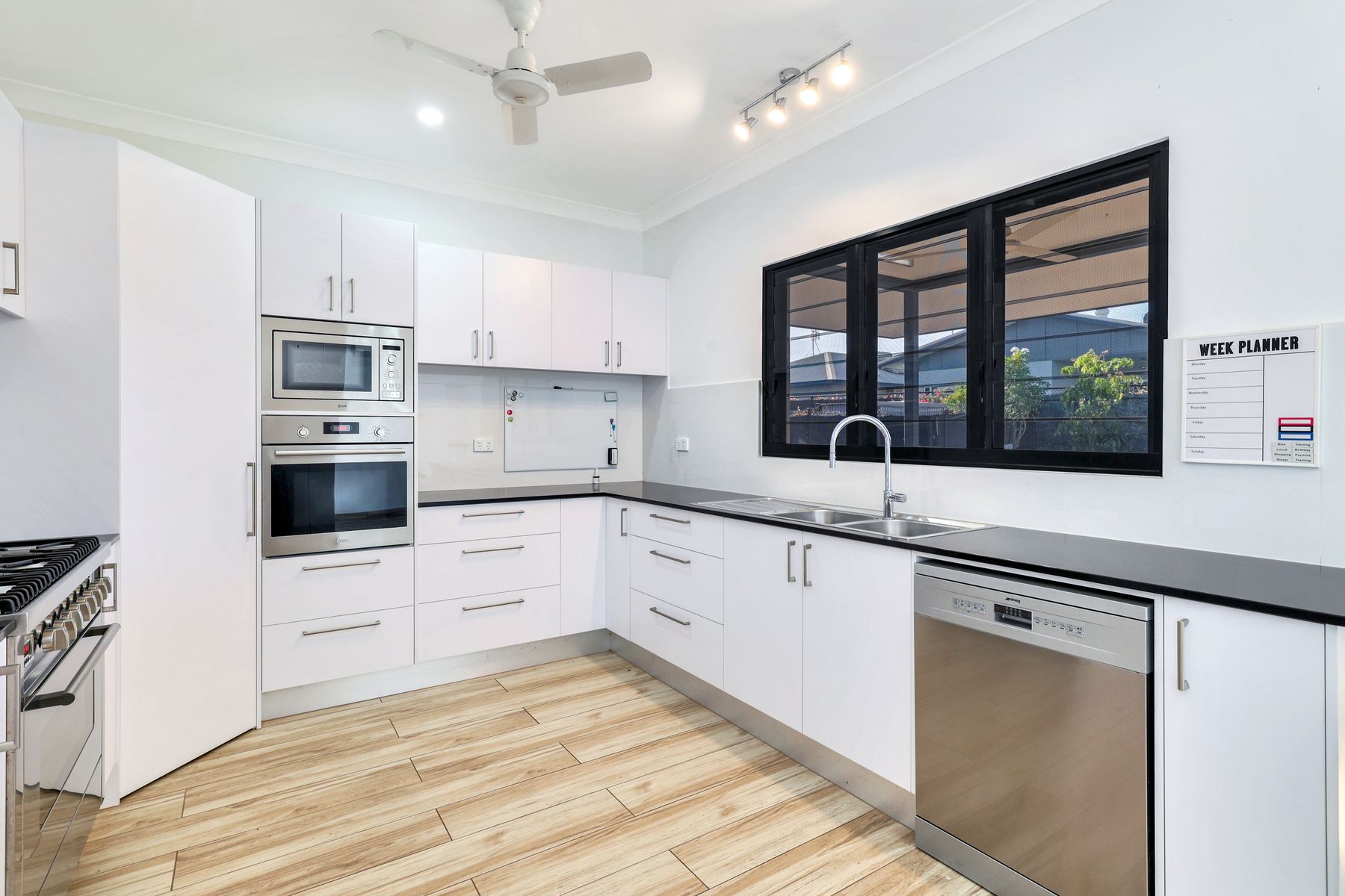 42 Bloodwood Street, Zuccoli NT 0832, Zuccoli - Thumbnail 5