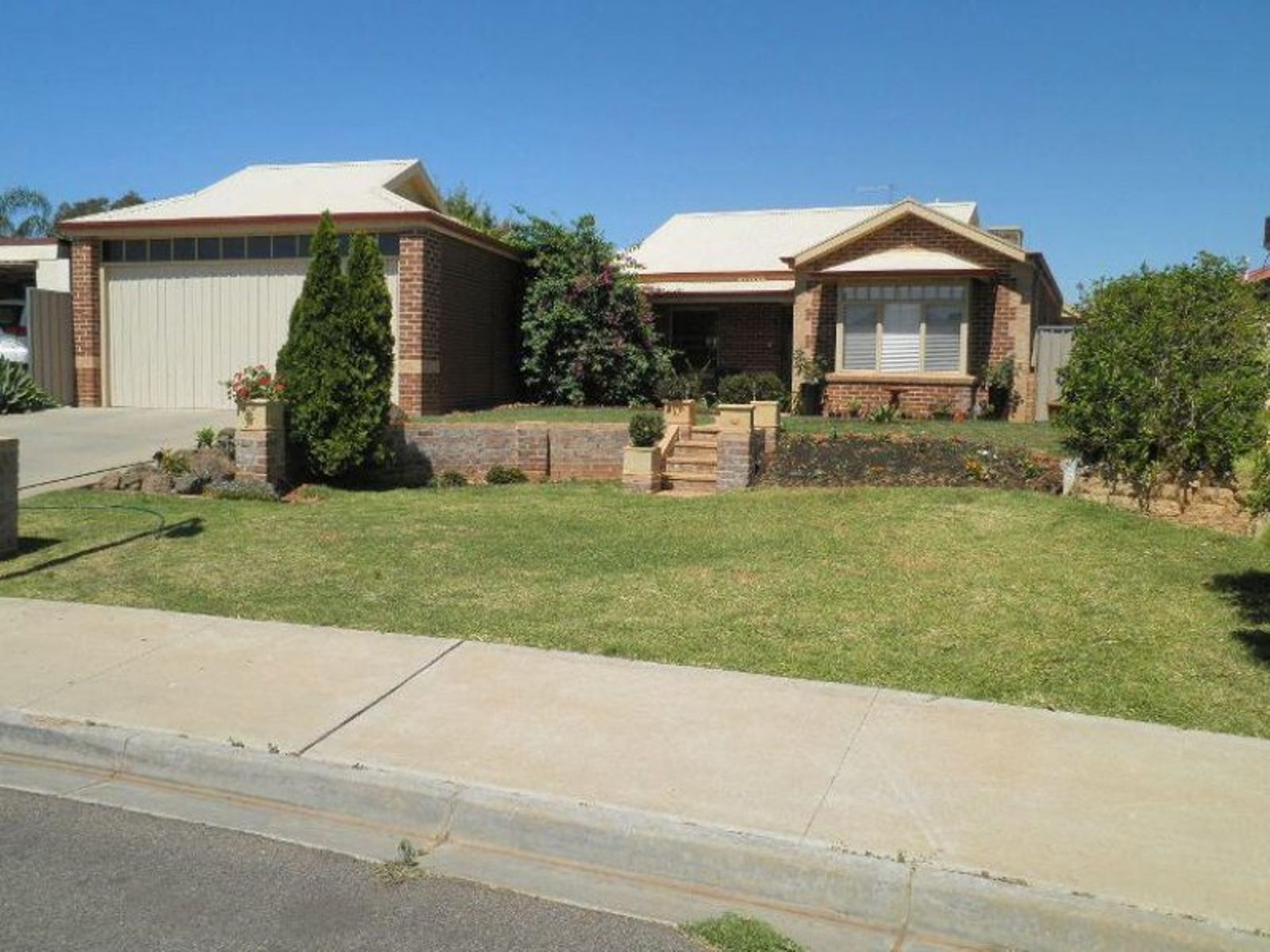 9 Vineleaf Street
