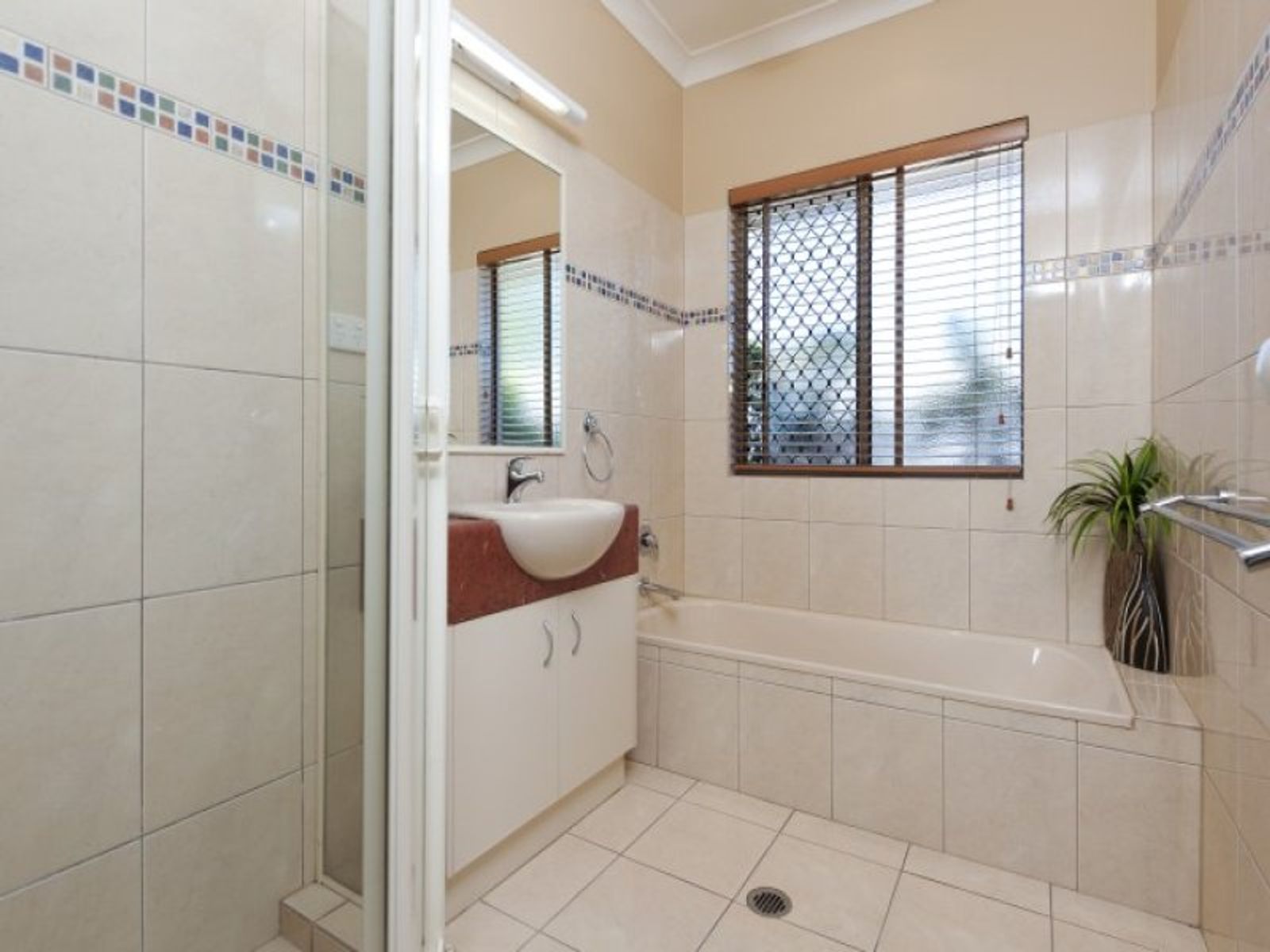 89 Cullen Bay Crescent, Cullen Bay NT 0820, Cullen Bay - Thumbnail 2