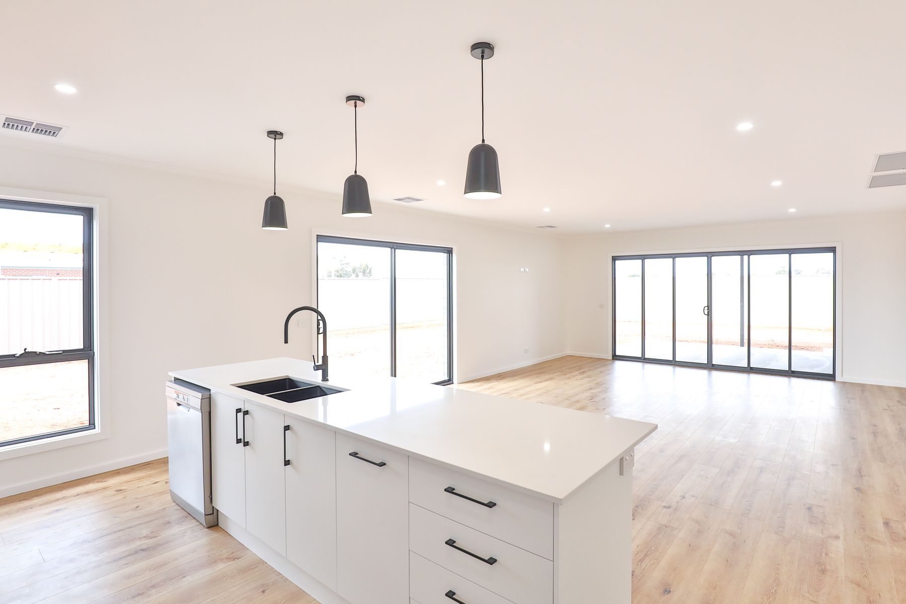 16 Cook Drive, Red Cliffs - Thumbnail 6