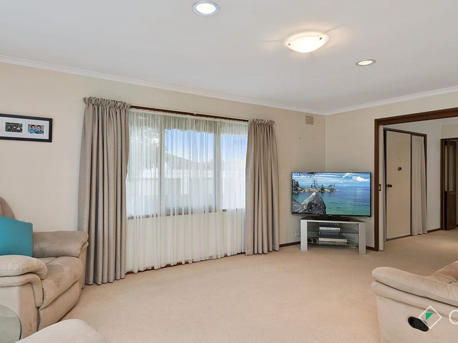 2 Melina Court, Endeavour Hills, VIC 3802, Endeavour Hills - Thumbnail 2
